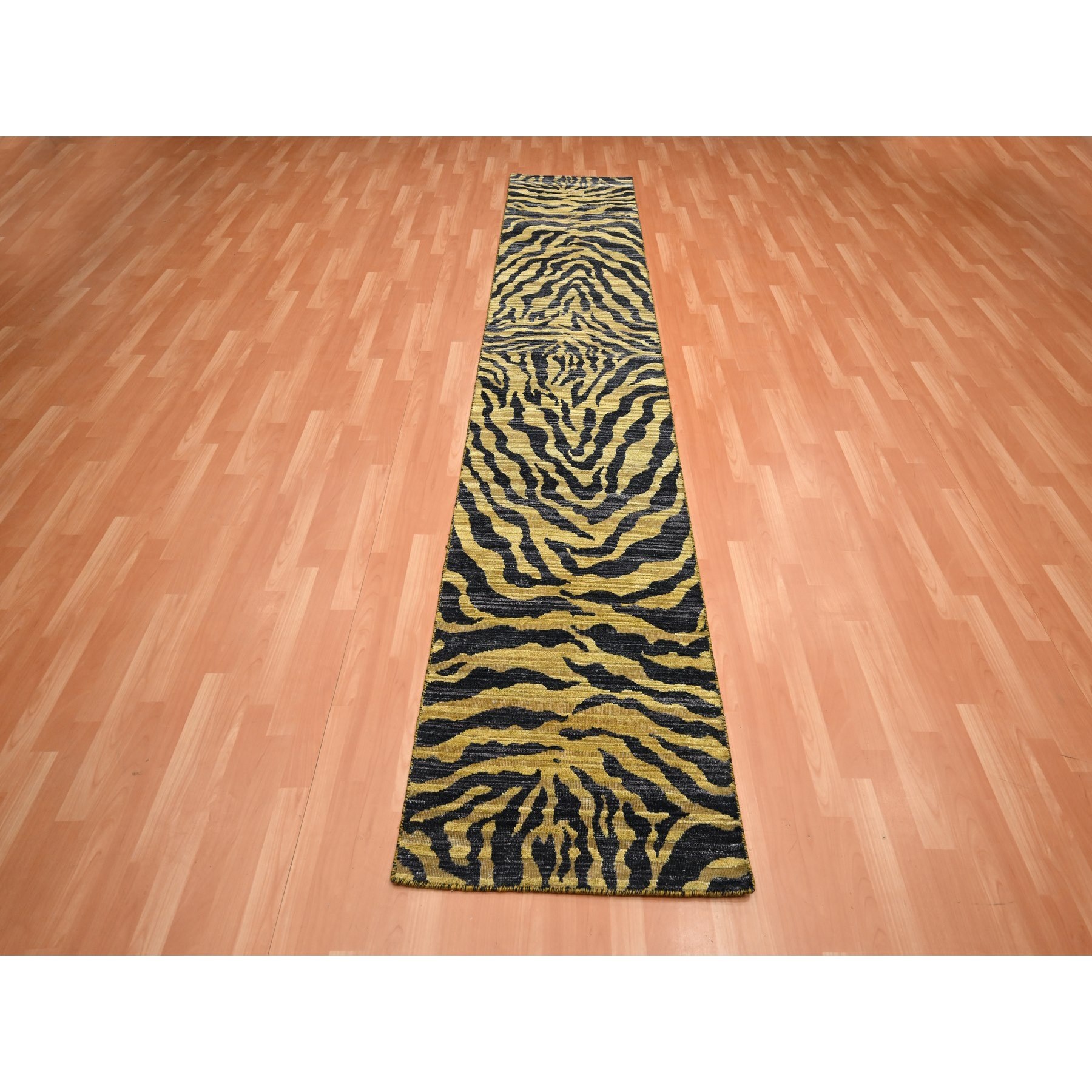 2'6"x12' Jade Black wih Gold, Tiger Skin Design, 100% Textured Wool, Hand Knotted, Runner, Oriental Rug Sh75574