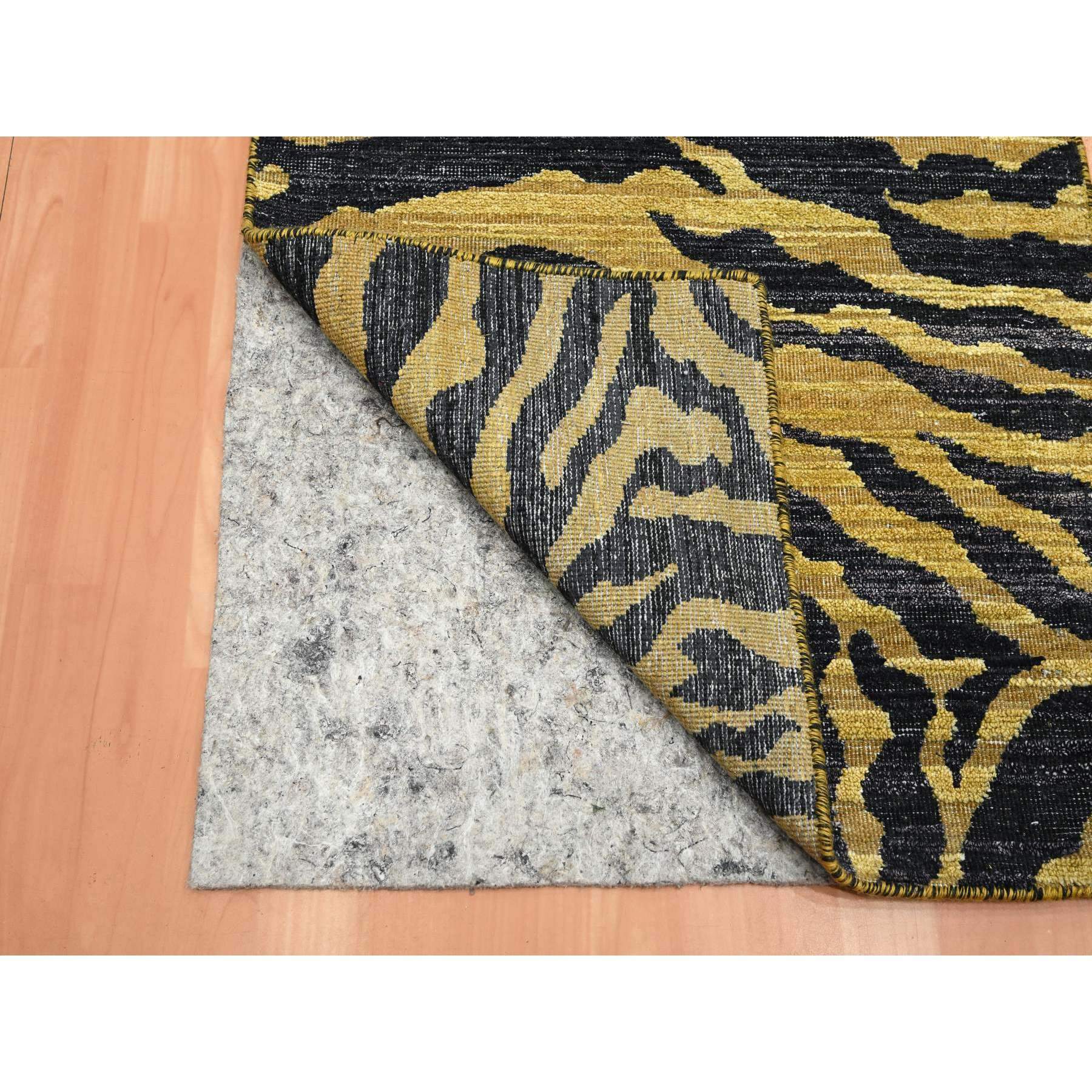 2'6"x12' Jade Black wih Gold, Tiger Skin Design, 100% Textured Wool, Hand Knotted, Runner, Oriental Rug Sh75574