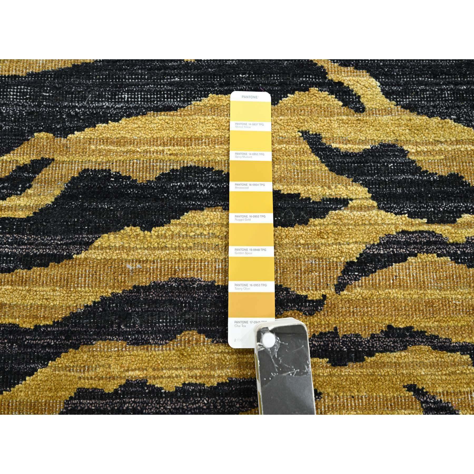 2'6"x12' Jade Black wih Gold, Tiger Skin Design, 100% Textured Wool, Hand Knotted, Runner, Oriental Rug Sh75574