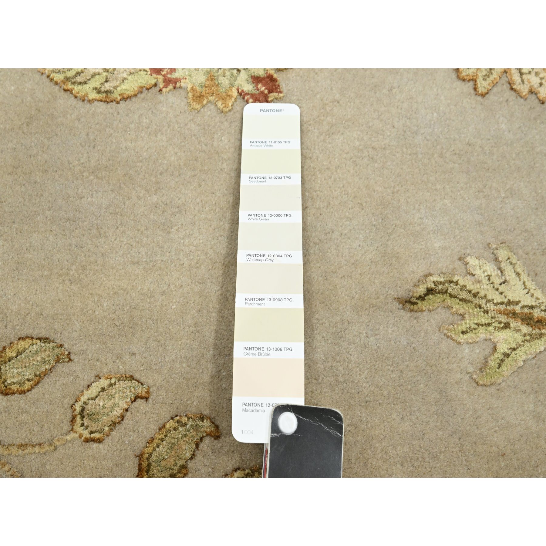 8'x9'9" Linen White, Borderless Botanical Design, Half Wool and Half Silk, Densely Woven, Soft Pile, Hand Knotted, Oriental Rug Sh75588