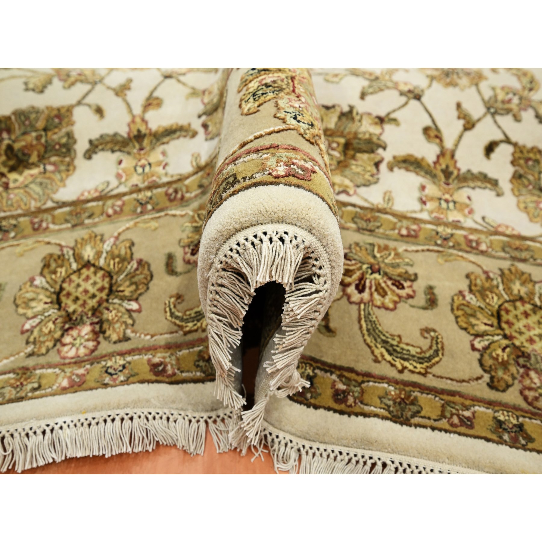 7'8"x10' Chiffon White, Rajasthan with All Over Leaf Design, Wool and Silk, Soft Pile, Thick and Plush, Hand Knotted, Oriental Rug Sh75589