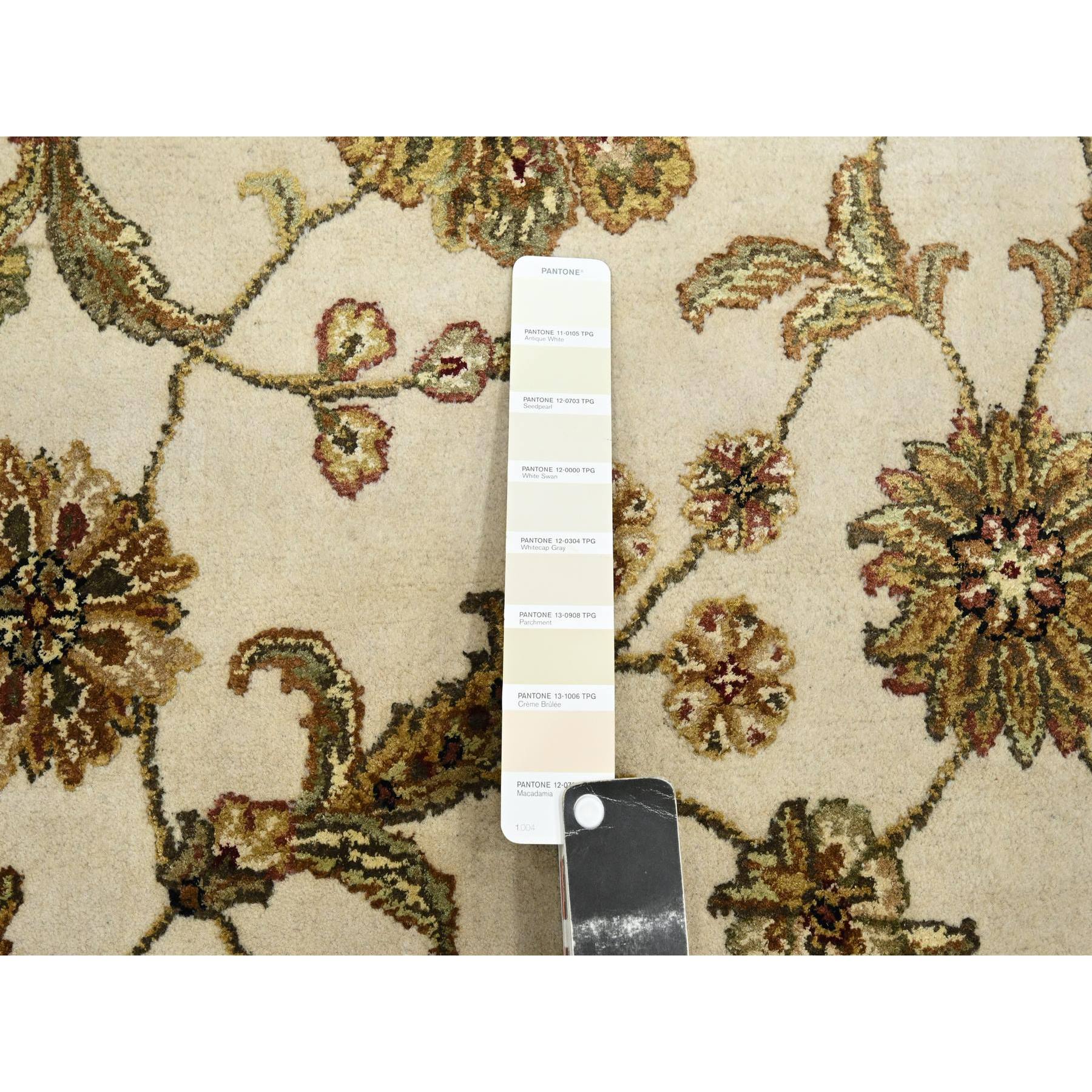 7'8"x10' Chiffon White, Rajasthan with All Over Leaf Design, Wool and Silk, Soft Pile, Thick and Plush, Hand Knotted, Oriental Rug Sh75589