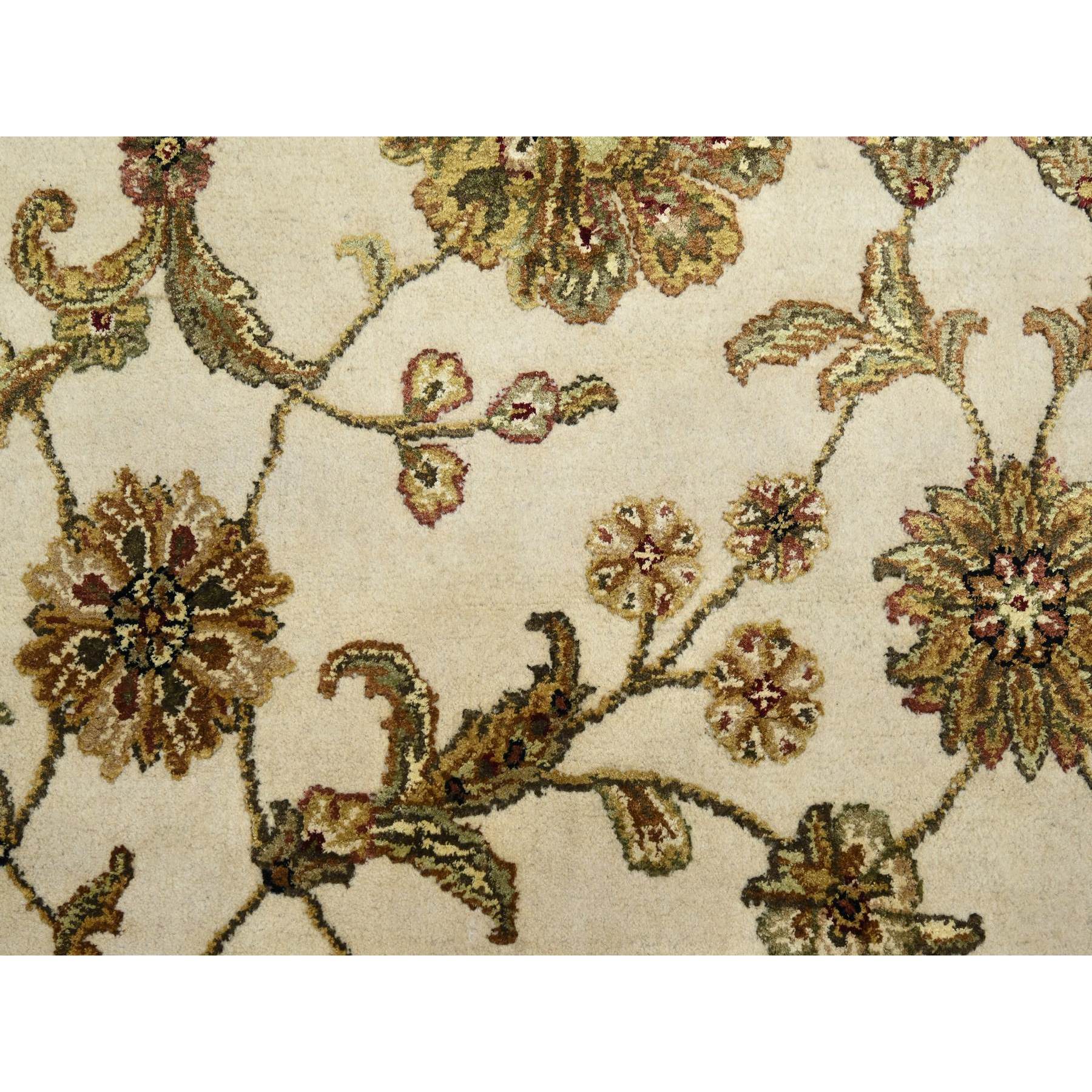 7'8"x10' Chiffon White, Rajasthan with All Over Leaf Design, Wool and Silk, Soft Pile, Thick and Plush, Hand Knotted, Oriental Rug Sh75589