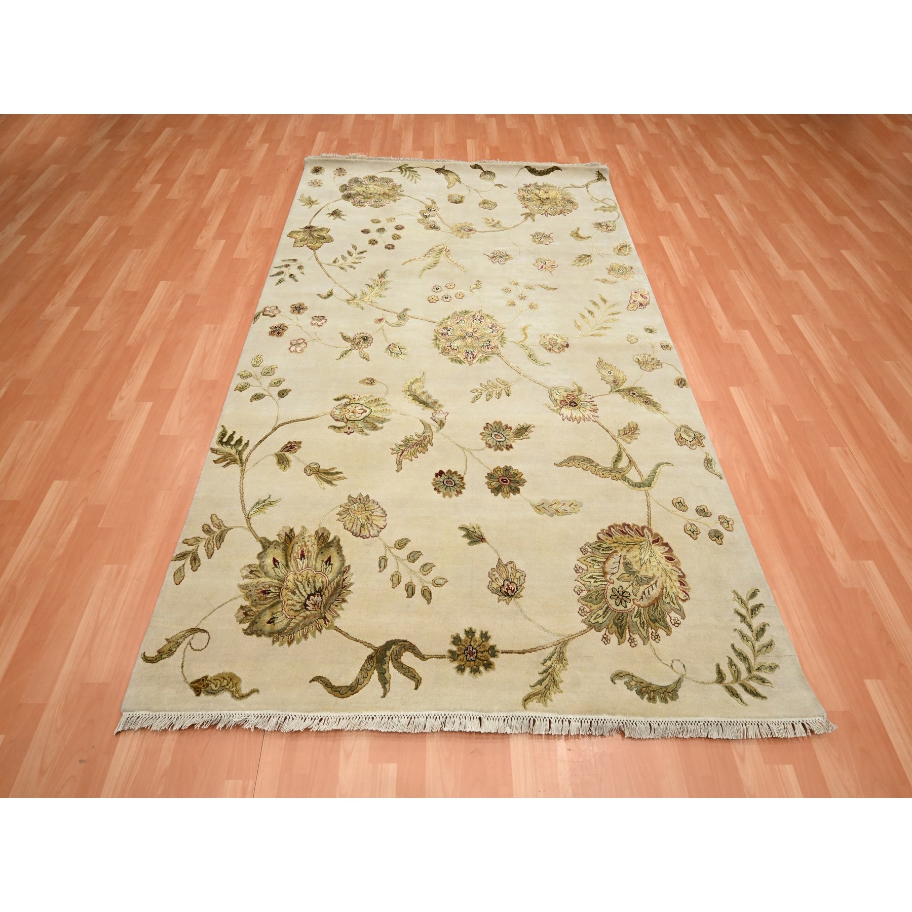 6'x9' Bone White, Hand Knotted, Borderless Botanical Design, Half Wool and Half Silk, Densely Woven, Soft Pile, Oriental Rug Sh75600