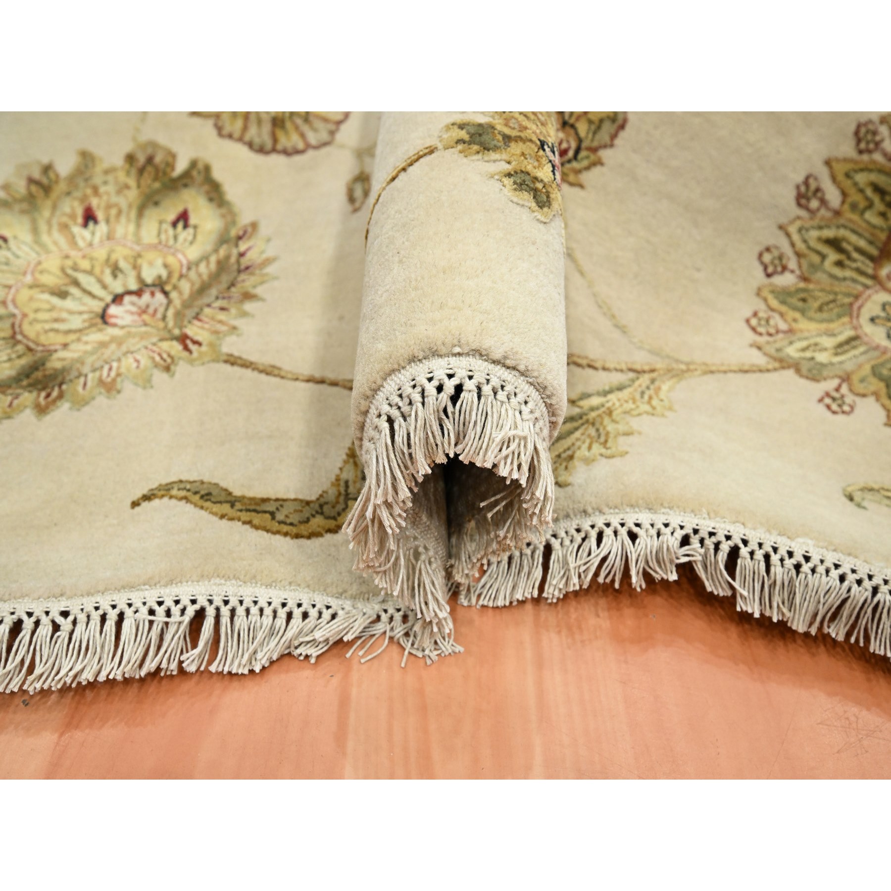 6'x9' Bone White, Hand Knotted, Borderless Botanical Design, Half Wool and Half Silk, Densely Woven, Soft Pile, Oriental Rug Sh75600
