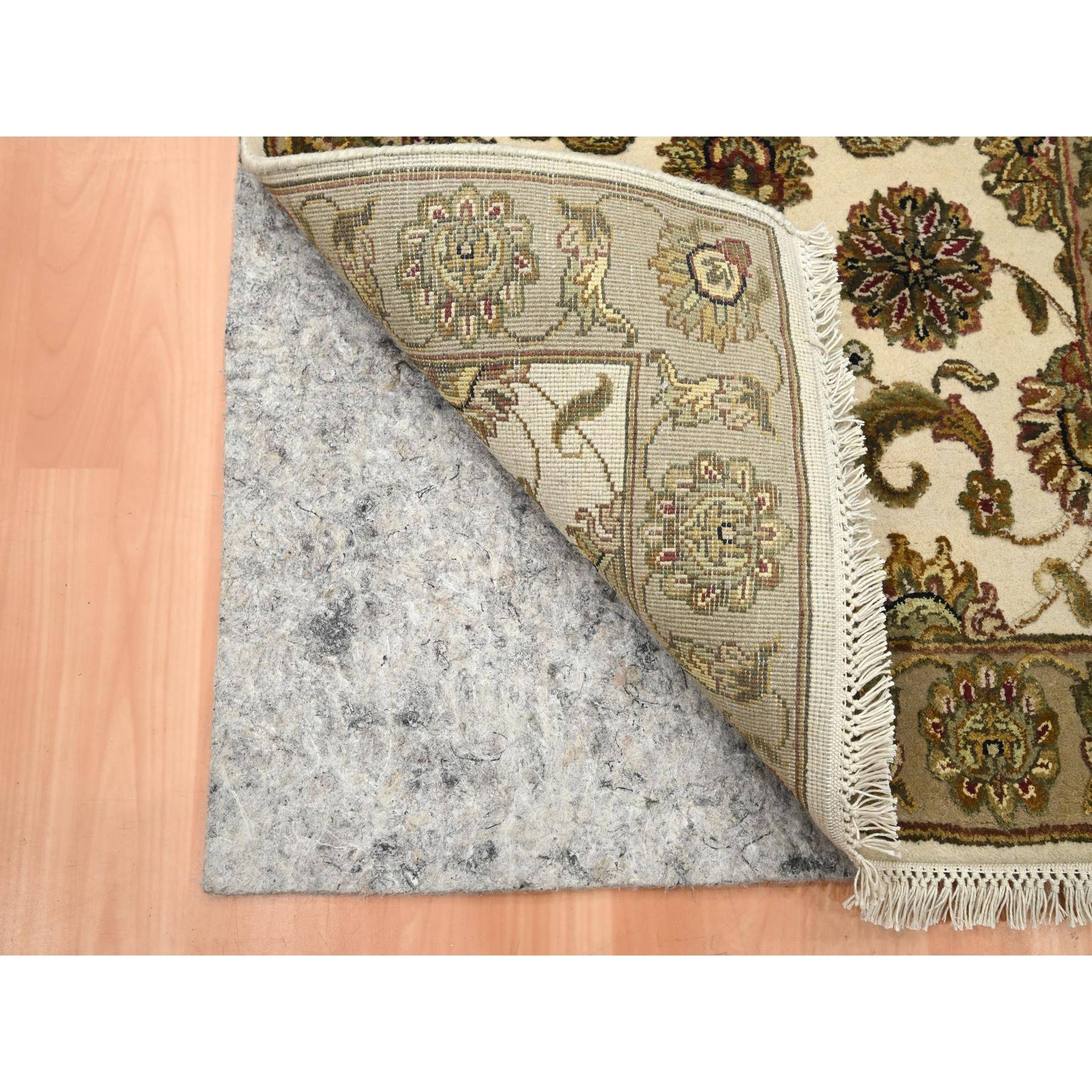2'6"x8' Chiffon White, Rajasthan with All Over Leaf Design, Hand Knotted, Wool and Silk, Soft Pile, Thick and Plush, Runner, Oriental Rug Sh75621