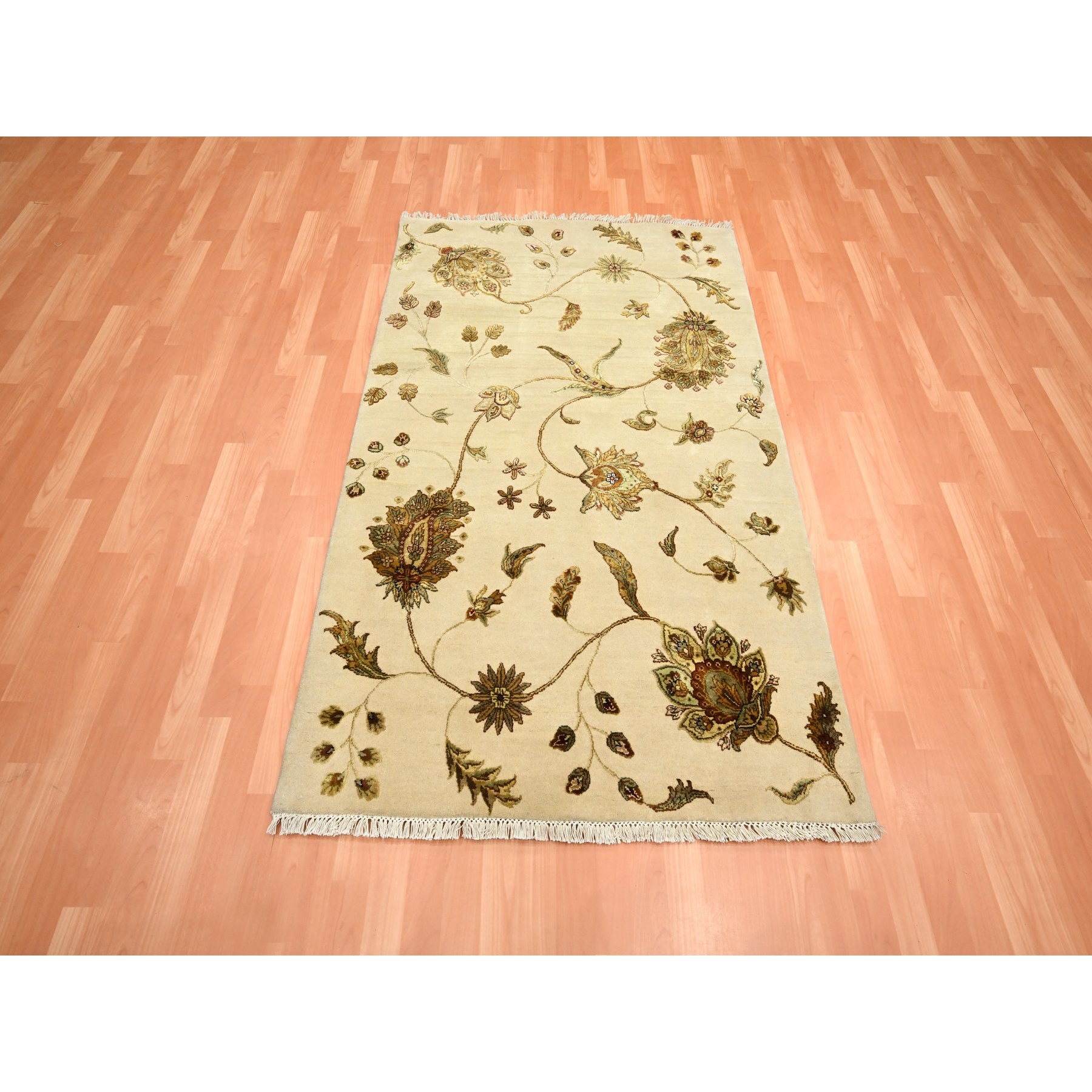 4'x6' Parchment White, Botanical Design, Borderless, Half Wool and Half Silk, Densely Woven, Soft Pile, Hand Knotted, Oriental Rug Sh75631