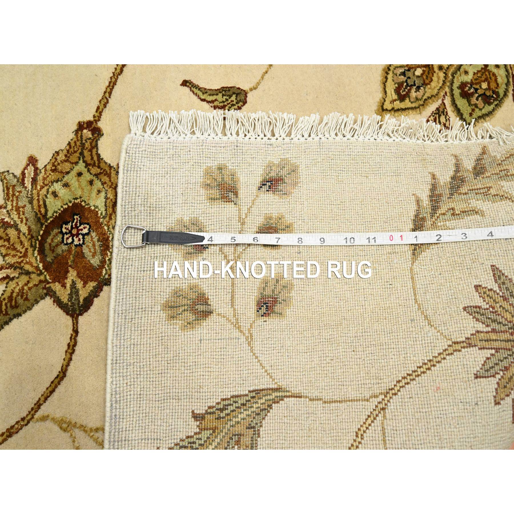 4'x6' Parchment White, Botanical Design, Borderless, Half Wool and Half Silk, Densely Woven, Soft Pile, Hand Knotted, Oriental Rug Sh75631