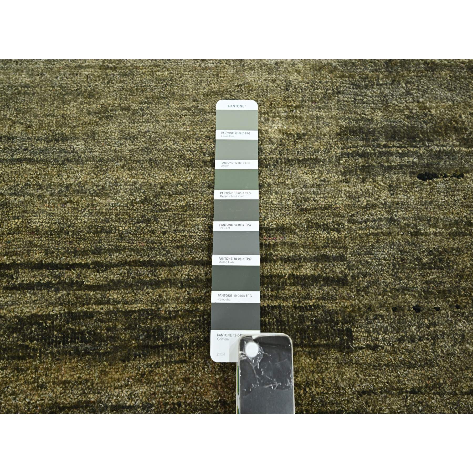 9'10"x14' Moss Green, Plain Design, Hand Knotted, Soft to the Touch, Pure Silk, Vibrant and Shiny, Oriental Rug Sh75639