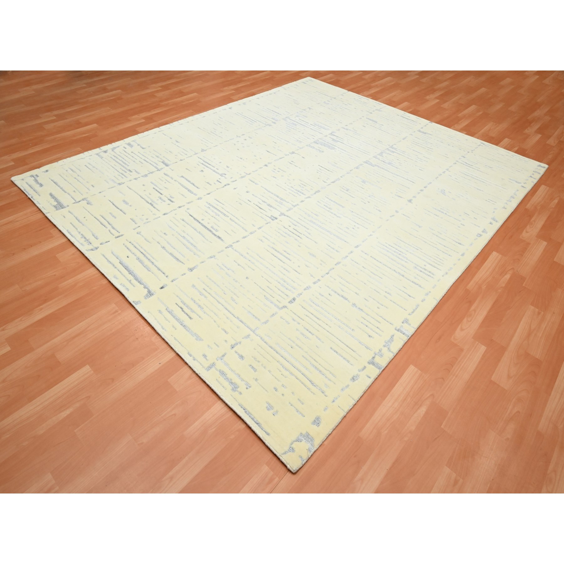 8'x9'9" Pristine White, Modern Design with Textured Weave, Wool & Silk, Tone on Tone, Hand Knotted, Oriental Rug Sh75640