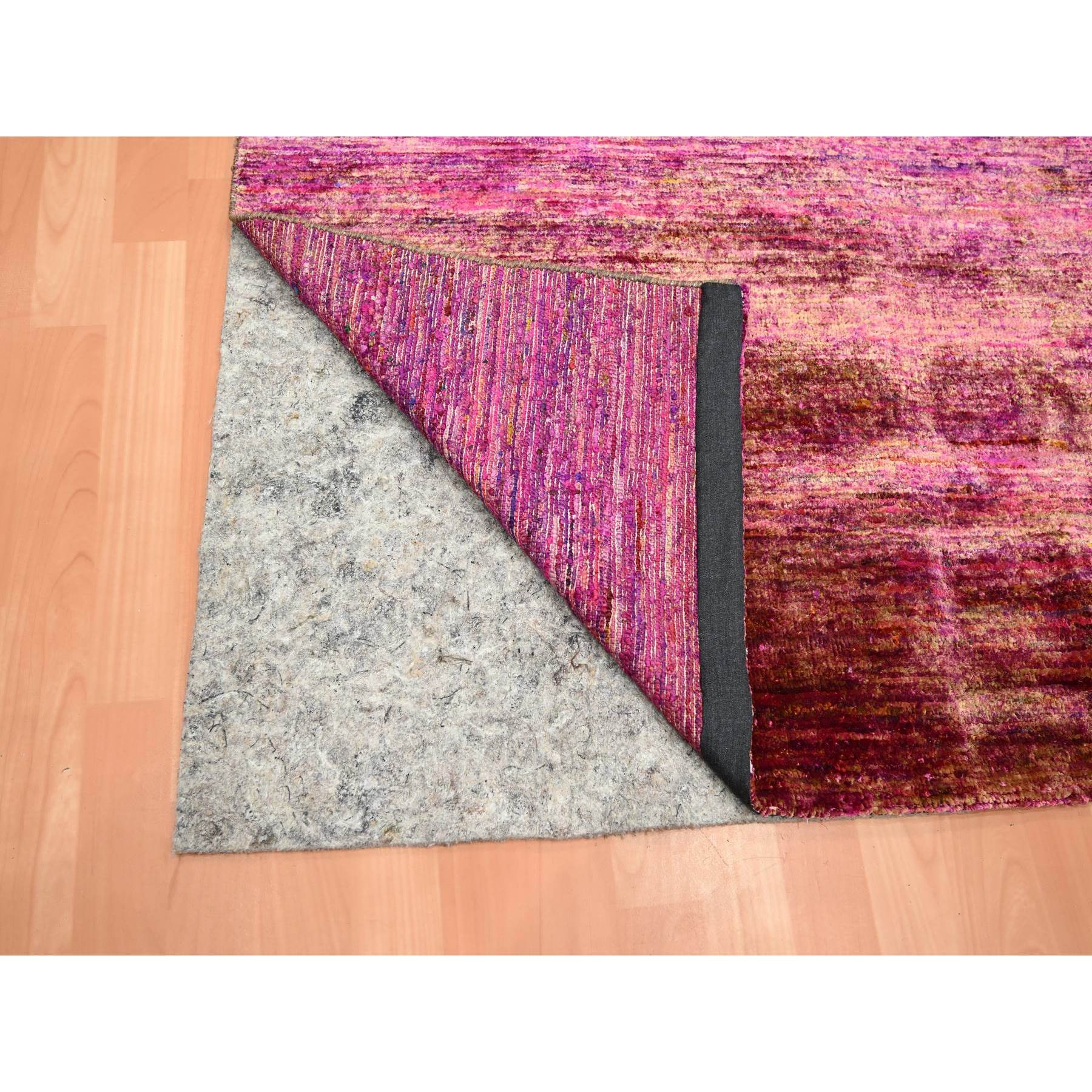 5'x6'10" Shades of Pink, Abrash Design, Sari Silk, Plain, Soft to the Touch, Hand Knotted, Oriental Rug Sh75645