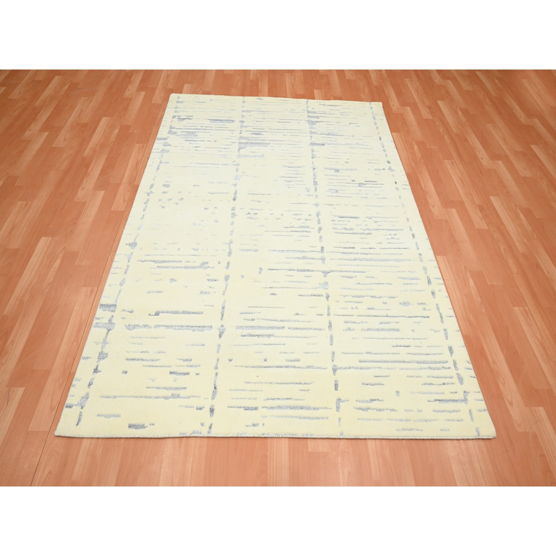 5'x7' Linen White, Modern Design with Textured Weave, Tone on Tone, Hand Knotted, Wool & Silk, Oriental Rug Sh75646