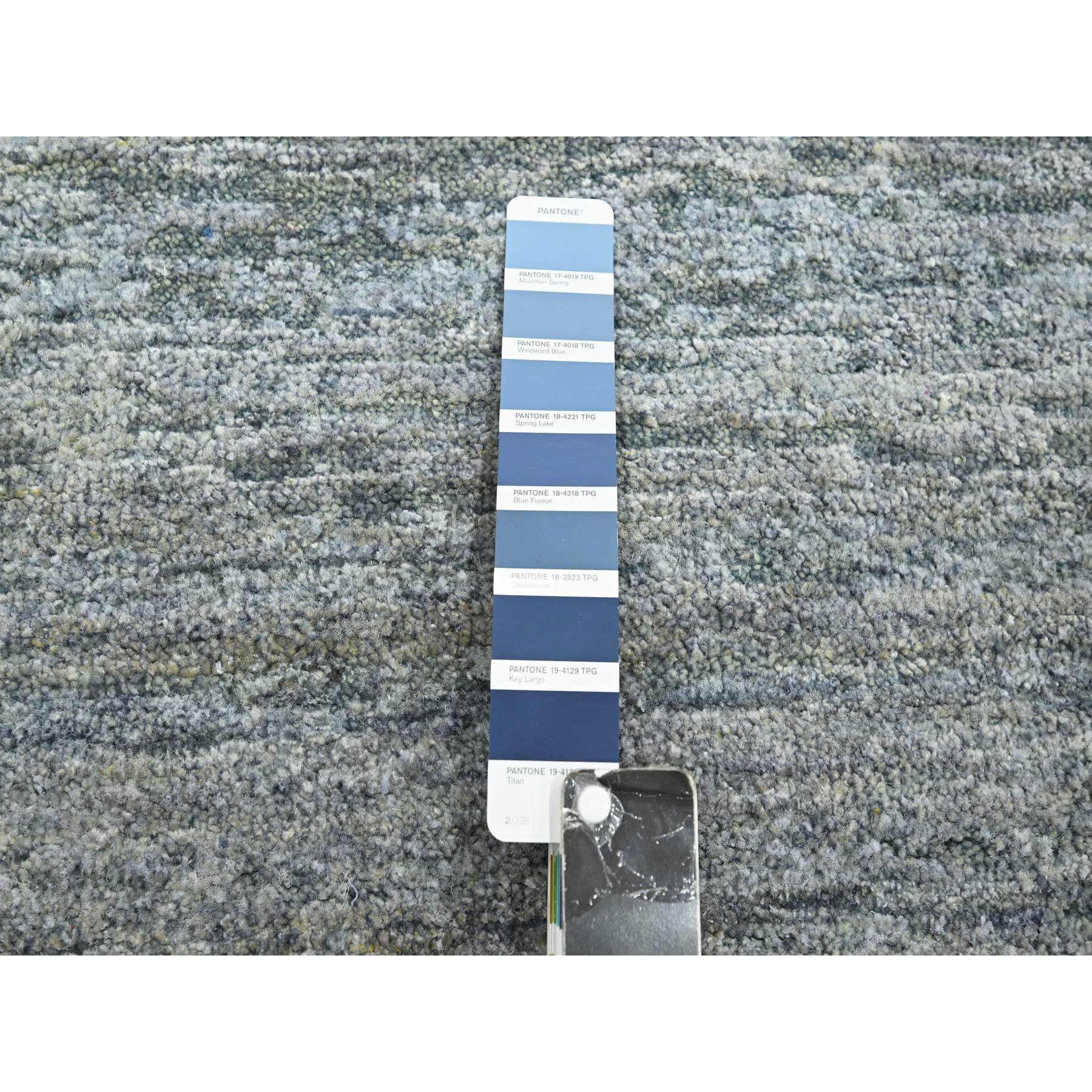 3'10"x6'1" Spanish Gray, Plain Design, Hand Knotted, Soft to the Touch, Pure Silk, Oriental Rug Sh75654