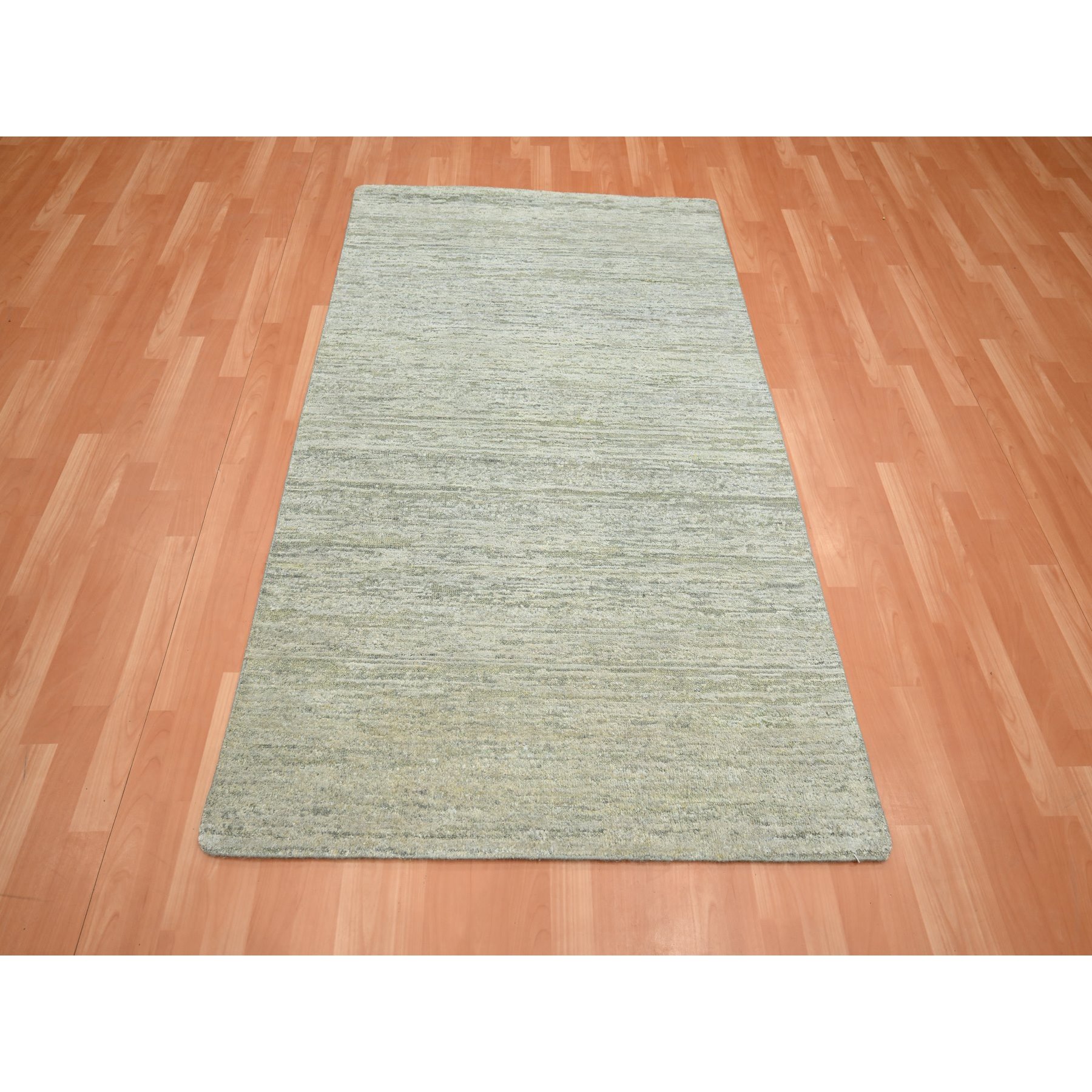 4'x6'1" Laurel Green, Hand Knotted, Plain Solid Design, Soft to the Touch, Pure Silk, Oriental Rug Sh75655
