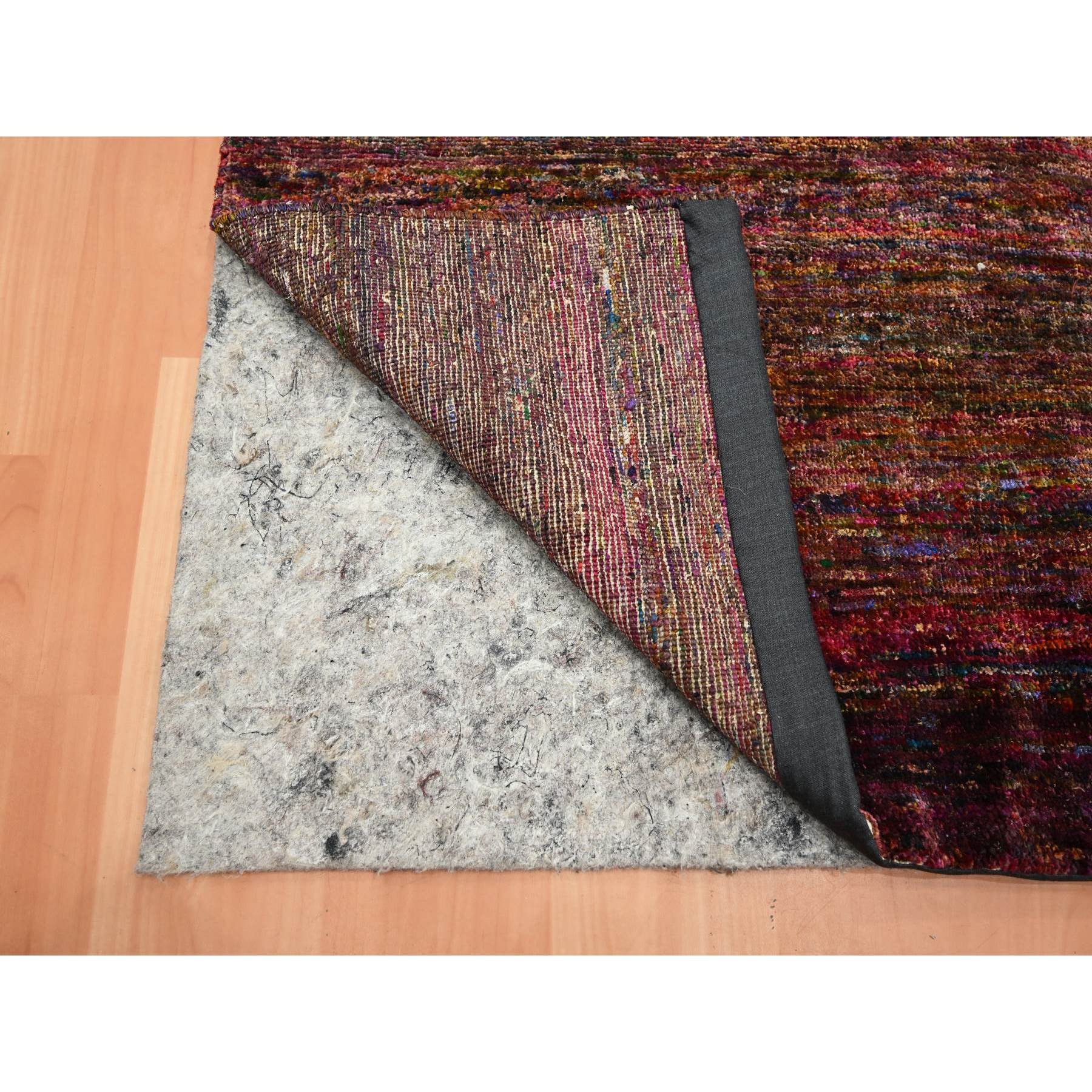 Wine Red, Plain Solid Design, Pure Sari Silk, Hand Knotted, Soft to the Touch, Oriental Rug Sh75656