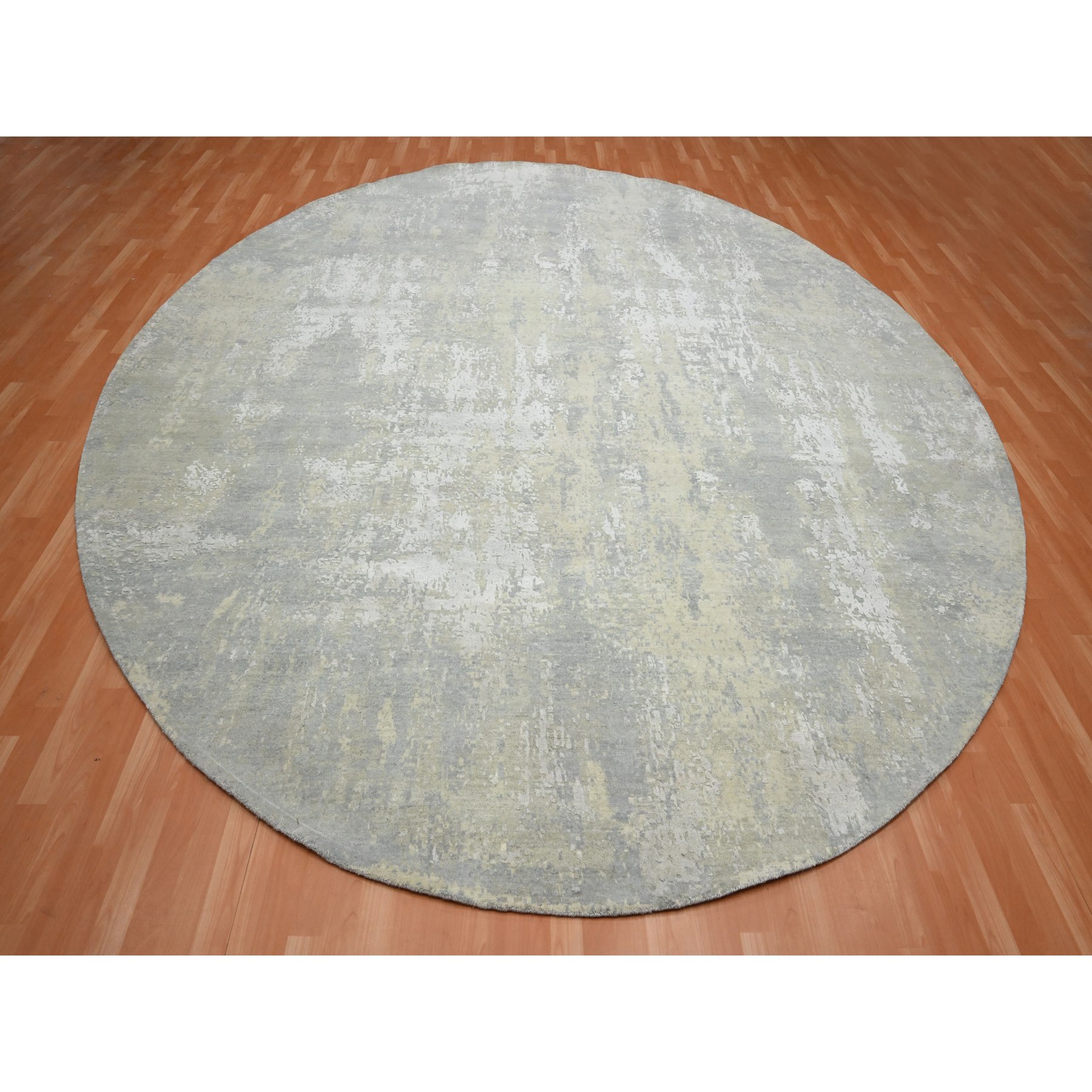 11'10"x11'10" Light Gray, Modern Abstract Design with Soft Colors, Wool and Pure Silk, Hand Knotted, Round, Oriental Rug Sh75675