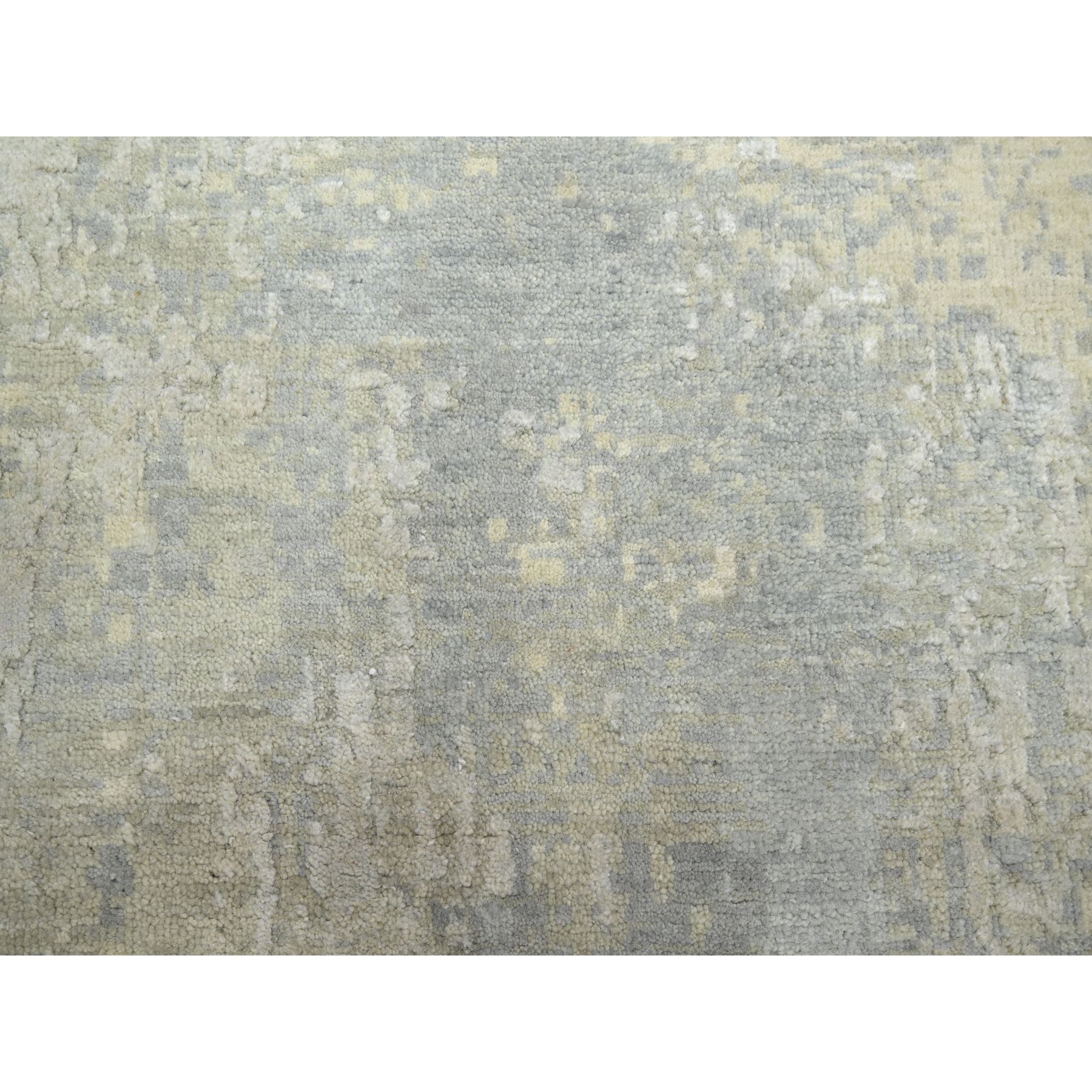 11'10"x11'10" Light Gray, Modern Abstract Design with Soft Colors, Wool and Pure Silk, Hand Knotted, Round, Oriental Rug Sh75675