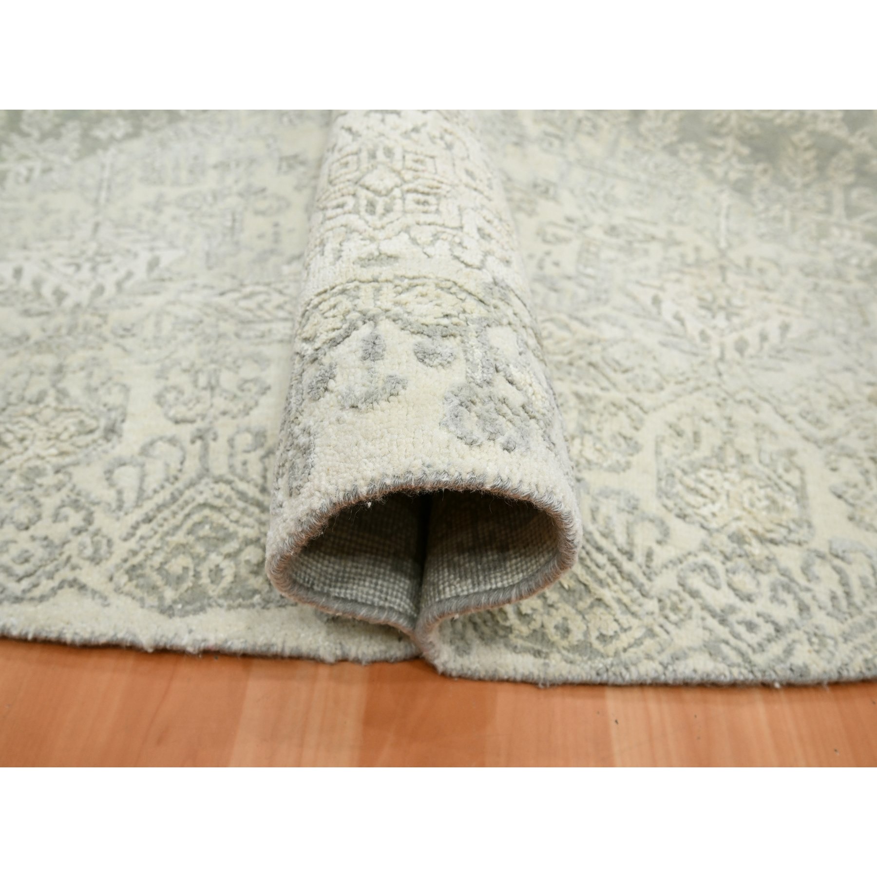 12'x12' Alabaster White, Jewelry Design, Wool and Silk, Hand Knotted, Round, Oriental Rug Sh75677
