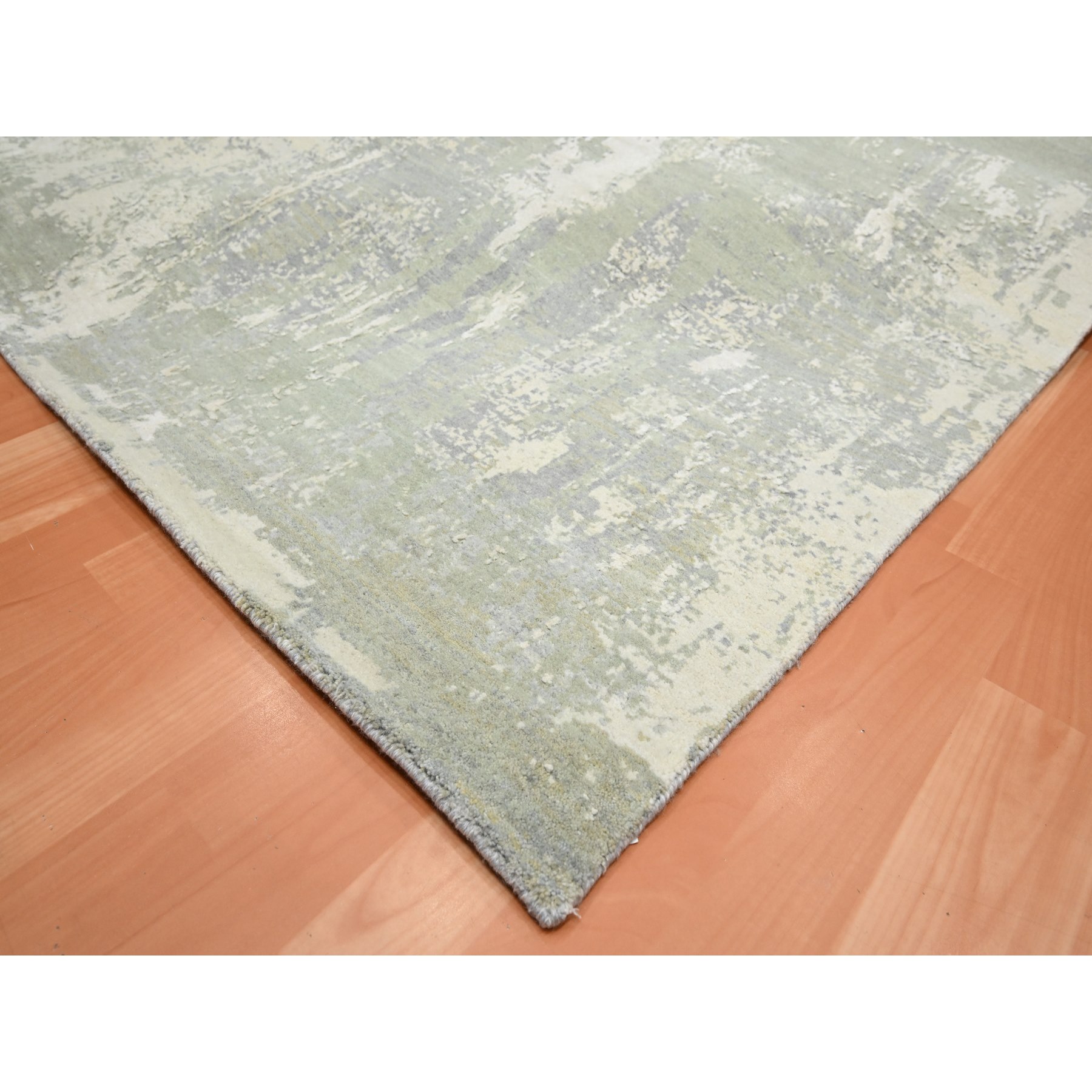 9'x12' Misty Gray, Modern Abstract Design with Soft Colors, Wool and Pure Silk, Hand Knotted, Oriental Rug Sh75678