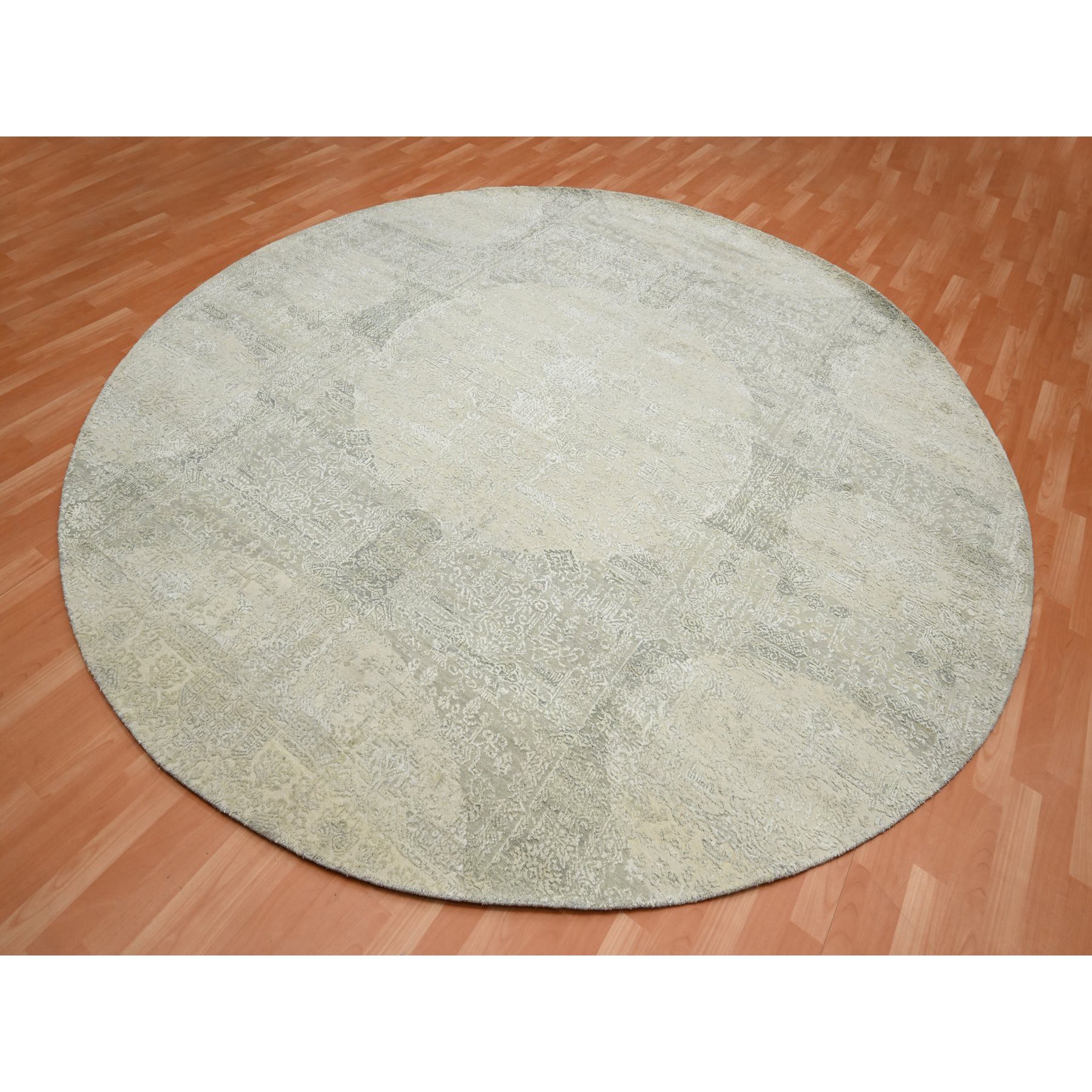 10'x10' Oyster White, Jewelry Design, Wool and Silk, Hand Knotted, Round, Oriental Rug Sh75681