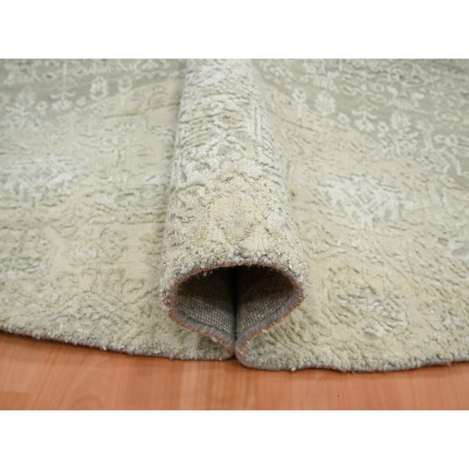 10'x10' Oyster White, Jewelry Design, Wool and Silk, Hand Knotted, Round, Oriental Rug Sh75681