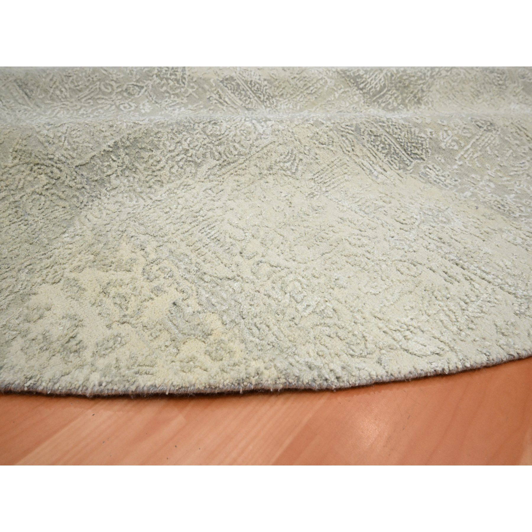 10'x10' Oyster White, Jewelry Design, Wool and Silk, Hand Knotted, Round, Oriental Rug Sh75681