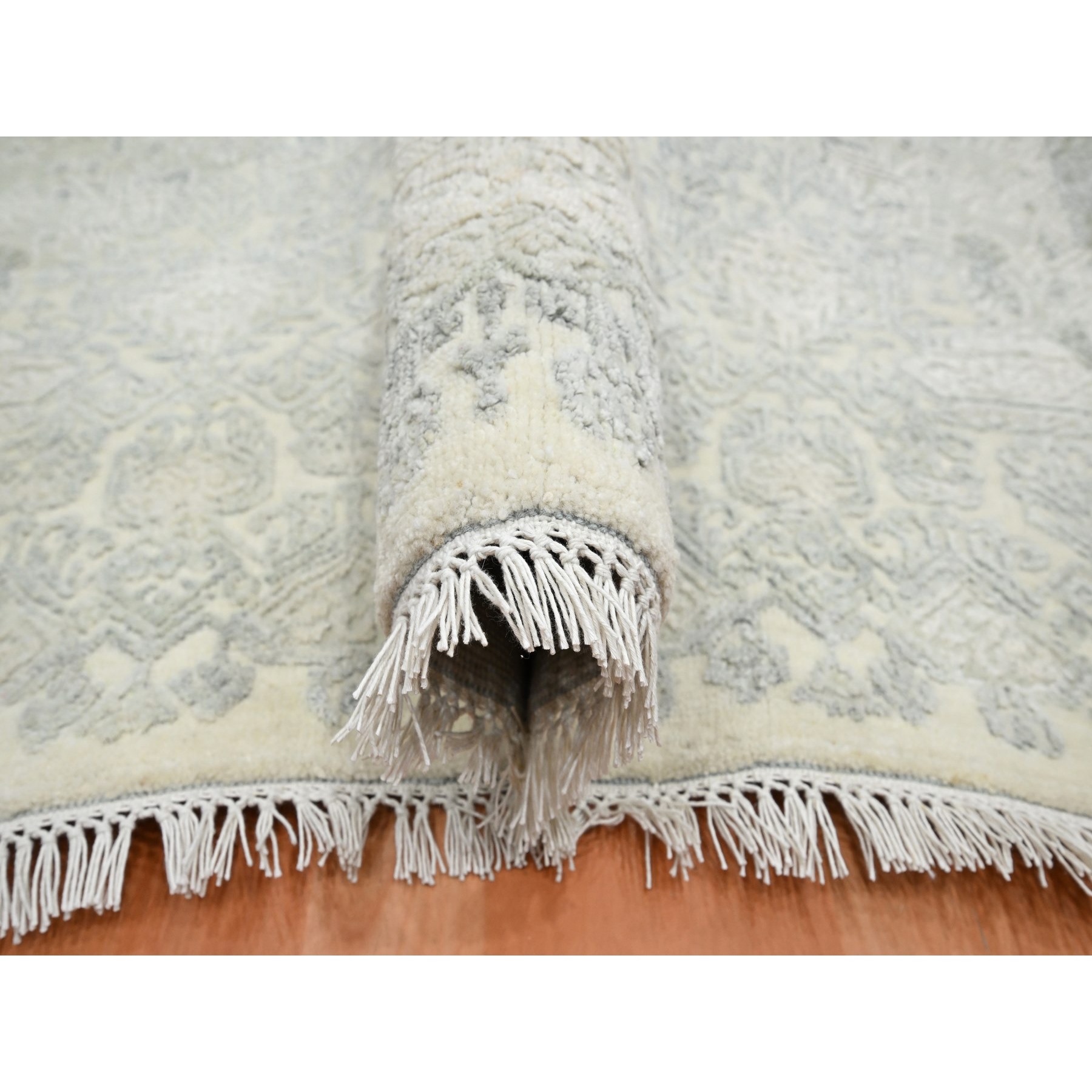 8'10"x12' Alabaster White, Jewelry Design, Wool and Silk, Hand Knotted, Densely Woven, Oriental Rug Sh75682