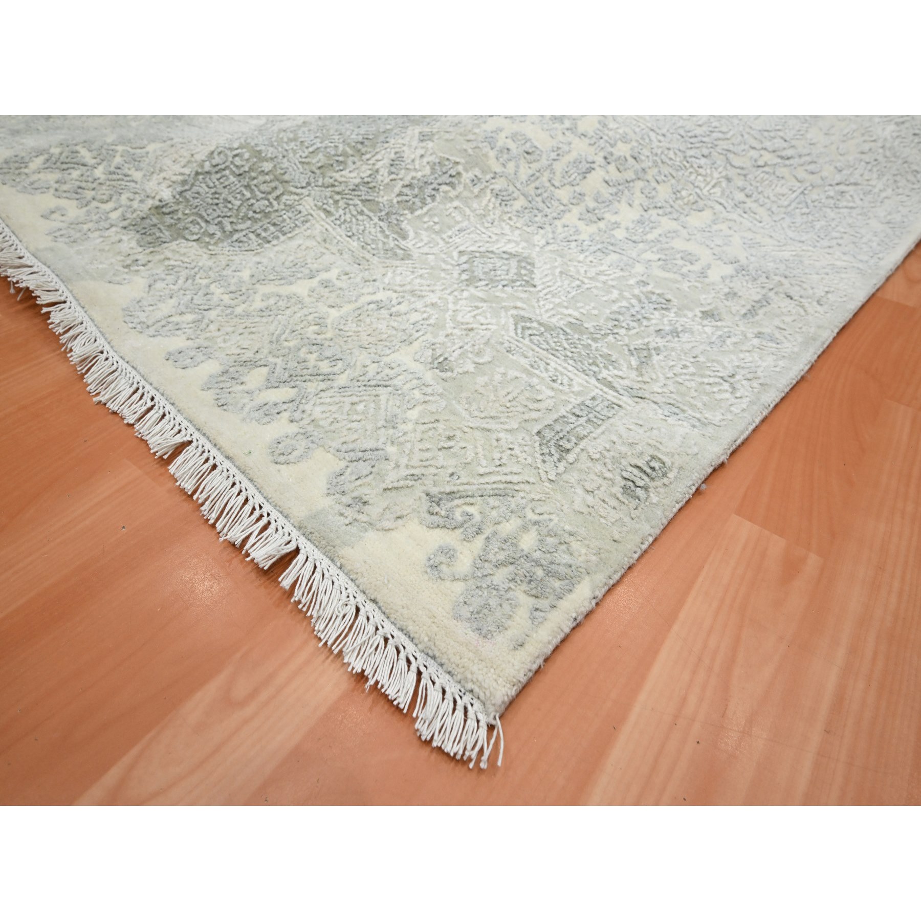 8'10"x12' Alabaster White, Jewelry Design, Wool and Silk, Hand Knotted, Densely Woven, Oriental Rug Sh75682