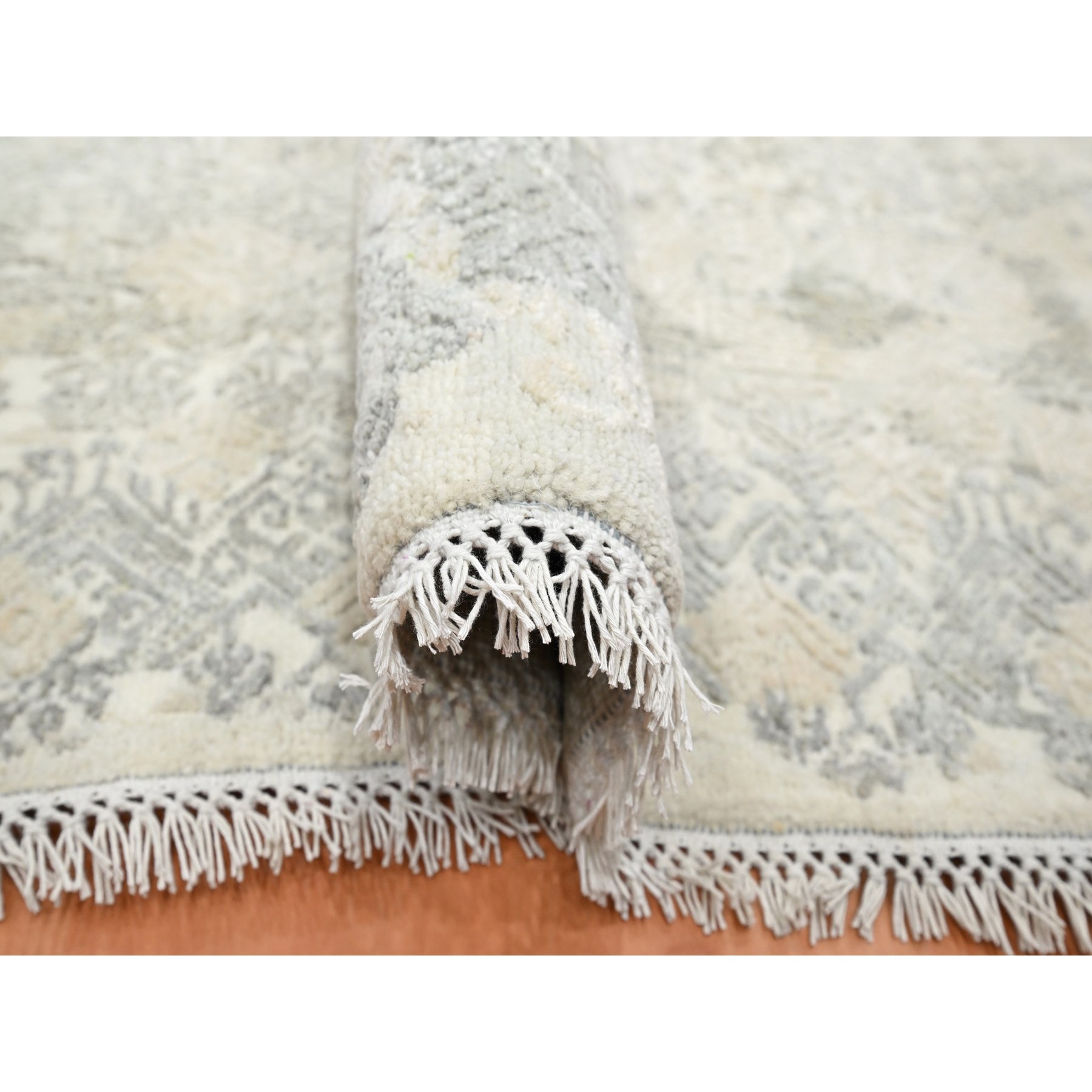 8'1"x10'1" Oyster White, Jewelry Design, Hand Knotted, Wool and Silk, Densely Woven, Oriental Rug Sh75683