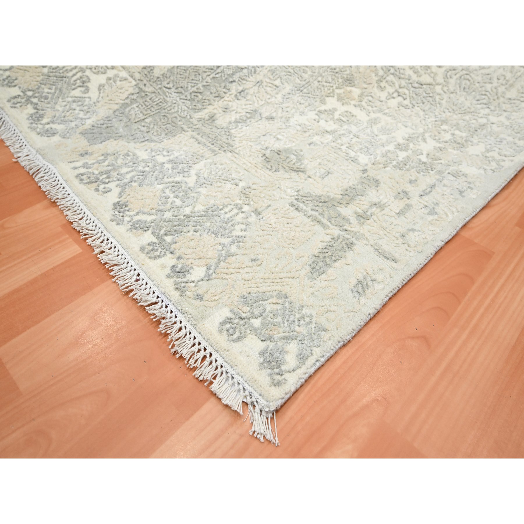 8'1"x10'1" Oyster White, Jewelry Design, Hand Knotted, Wool and Silk, Densely Woven, Oriental Rug Sh75683