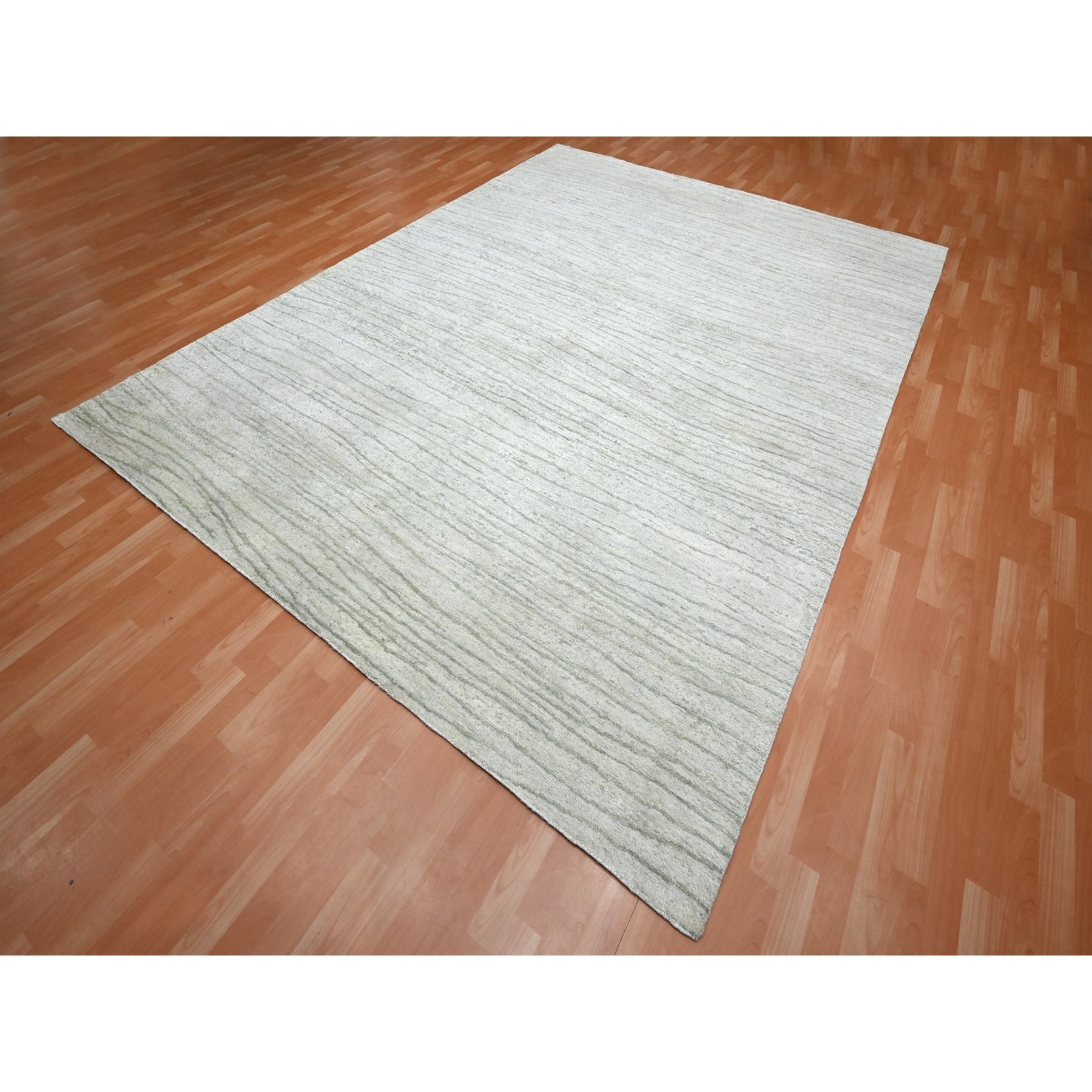 9'x12' Swan White, Modern, Wavy Design, Pure Silk, Hand Knotted, Lush and Plush, Oriental Rug Sh75705