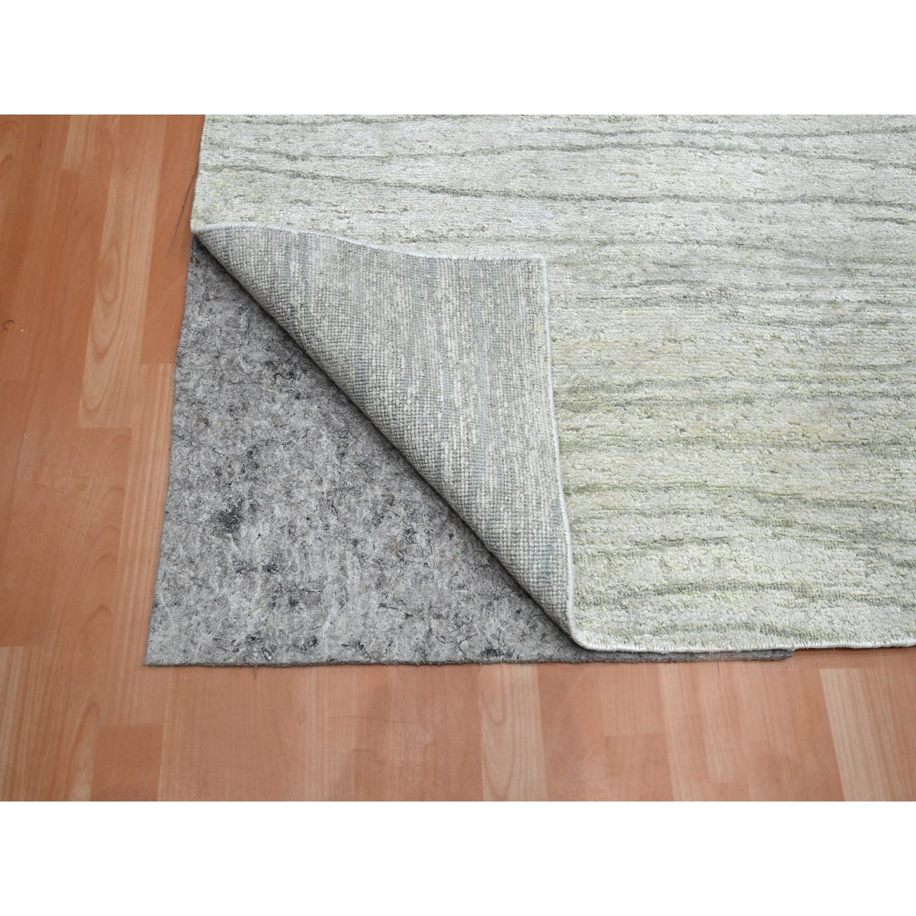 9'x12' Swan White, Modern, Wavy Design, Pure Silk, Hand Knotted, Lush and Plush, Oriental Rug Sh75705
