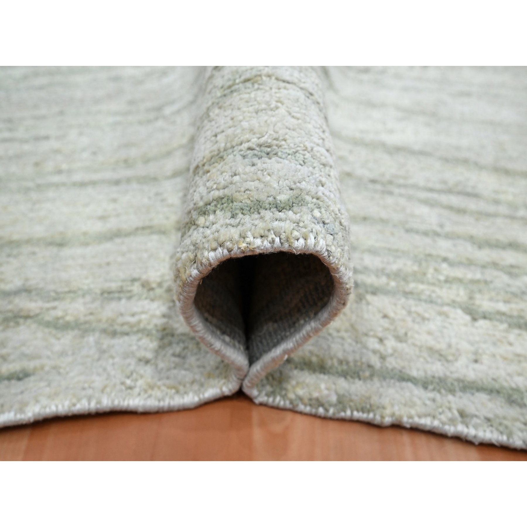 9'x12' Swan White, Modern, Wavy Design, Pure Silk, Hand Knotted, Lush and Plush, Oriental Rug Sh75705