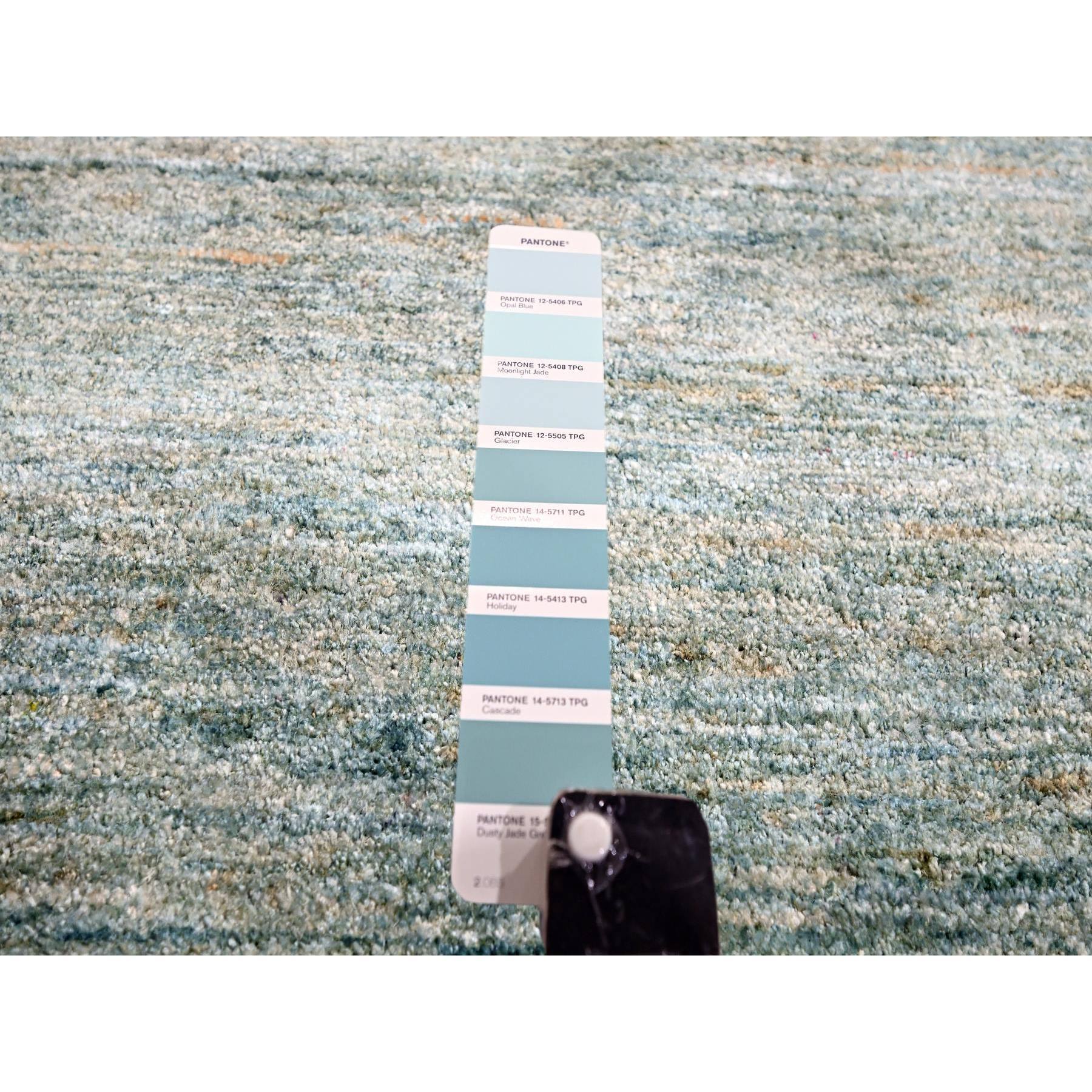 9'x12'3" Light Green with Ivory, Plain Solid Design, Pure Sari Silk, Hand Knotted, Soft to the Touch, Oriental Rug Sh76070