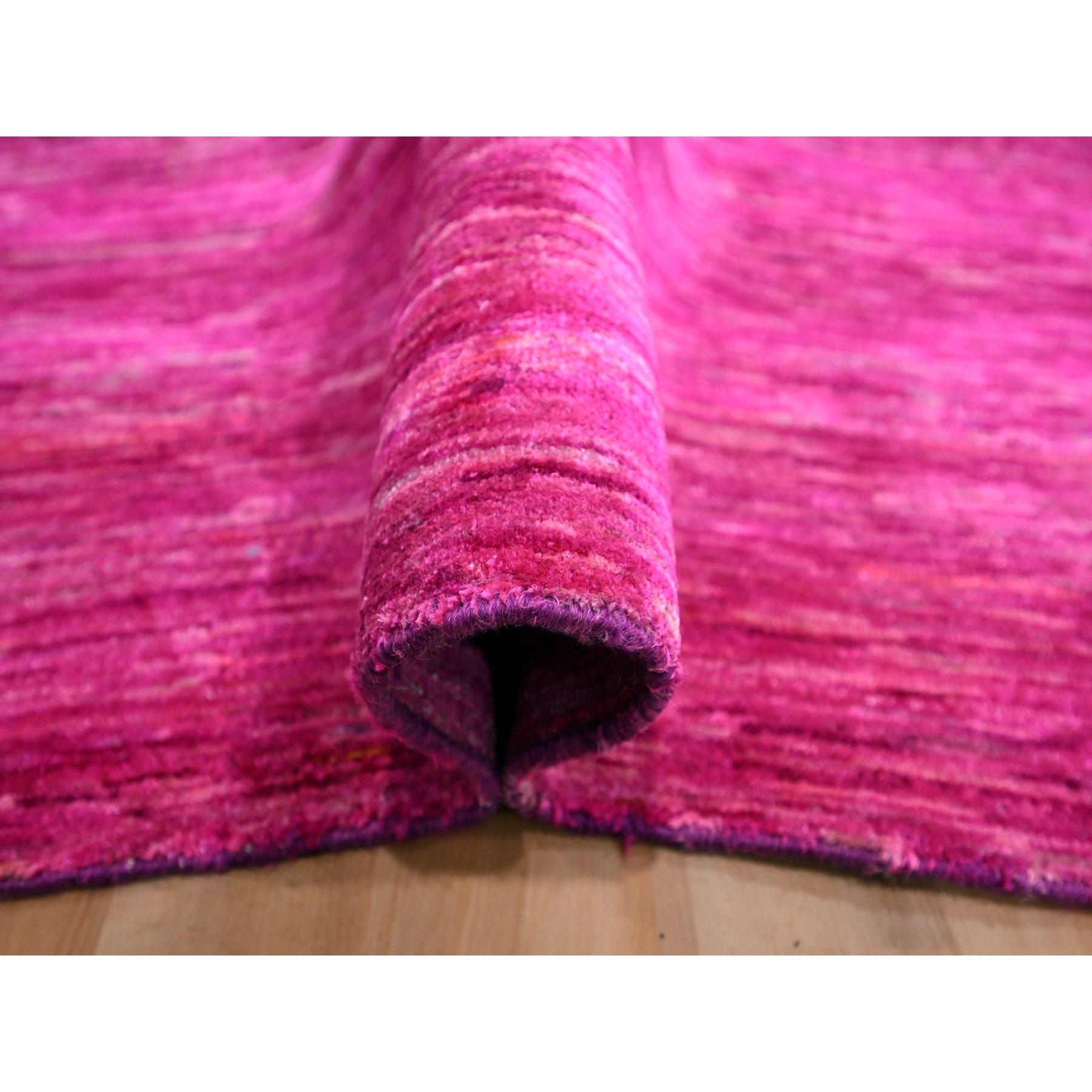 9'x12'3" Fuscia Pink, Plain Solid Design, Pure Sari Silk, Hand Knotted, Soft to the Touch, Oriental Rug Sh76075