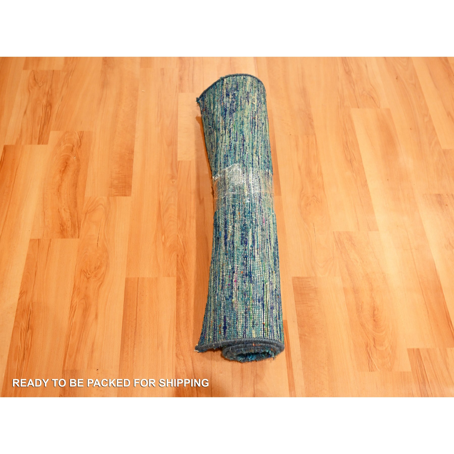 2'x3' Vivid Blue with Mix of Teal, Plain Solid Design, Hand Knotted, Pure Sari Silk, Mat, Oriental Rug Sh76103