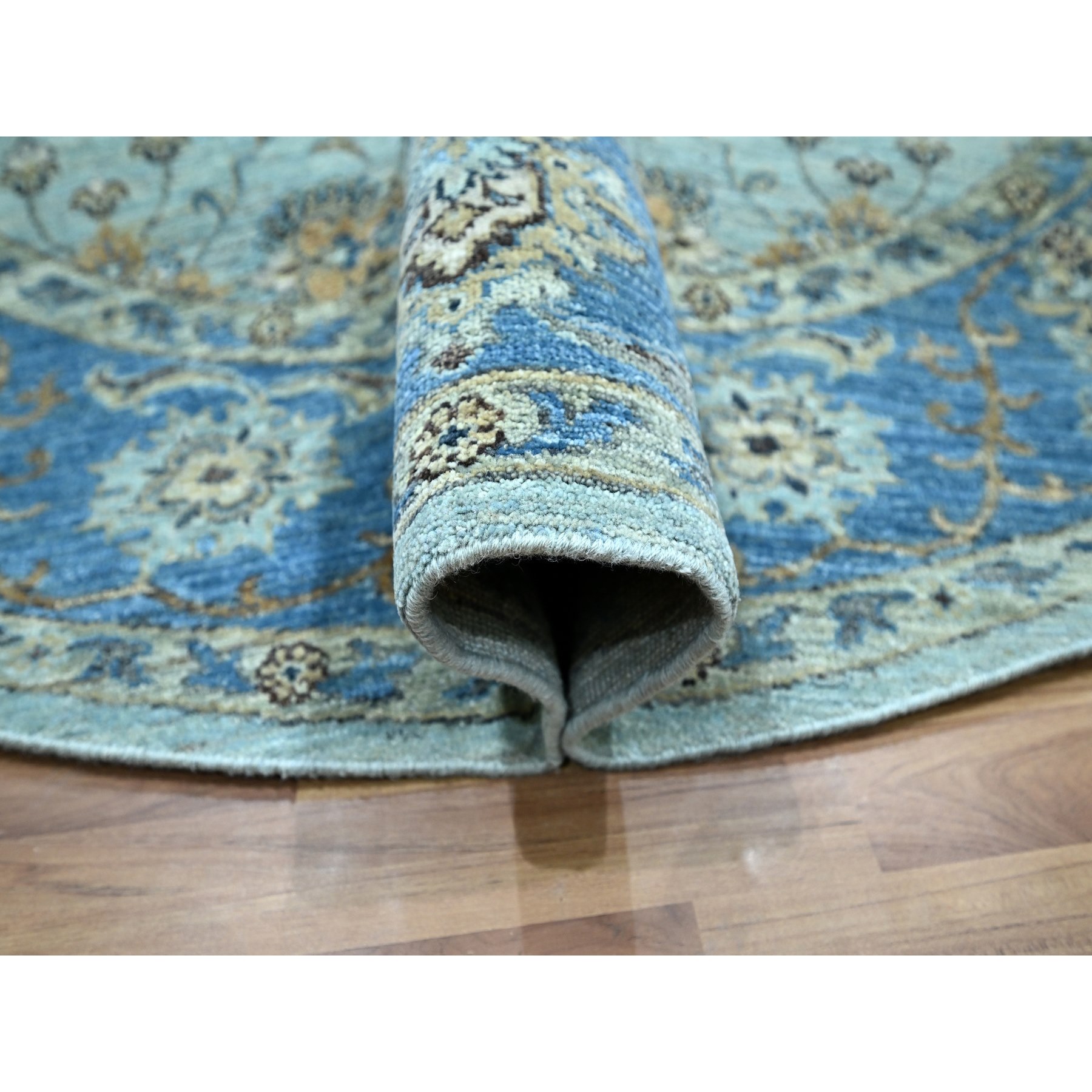 7'1"x7'1" Arctic Blue, All Over Shah Abbas Flower Design, Natural Dyes, Densely Woven, Agra, Pure Wool, Hand Knotted, Round, Oriental Rug Sh76144