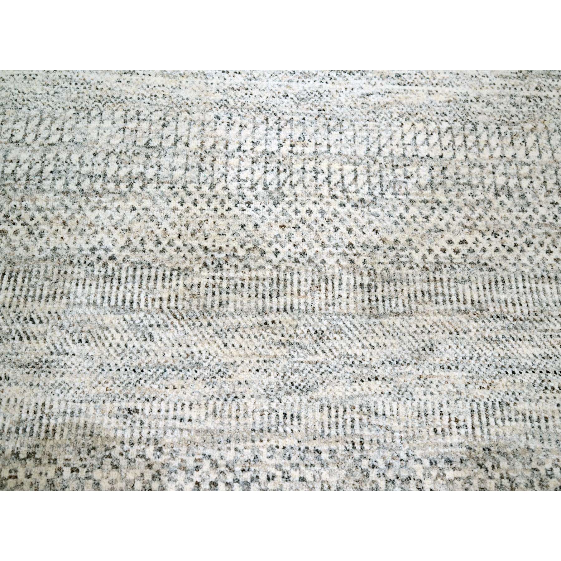 9'1"x12' Pearl White, Modern Grass Design, Hand Knotted, Borderless, Soft and Vibrant Wool, Tone on Tone, Oriental Rug Sh76146