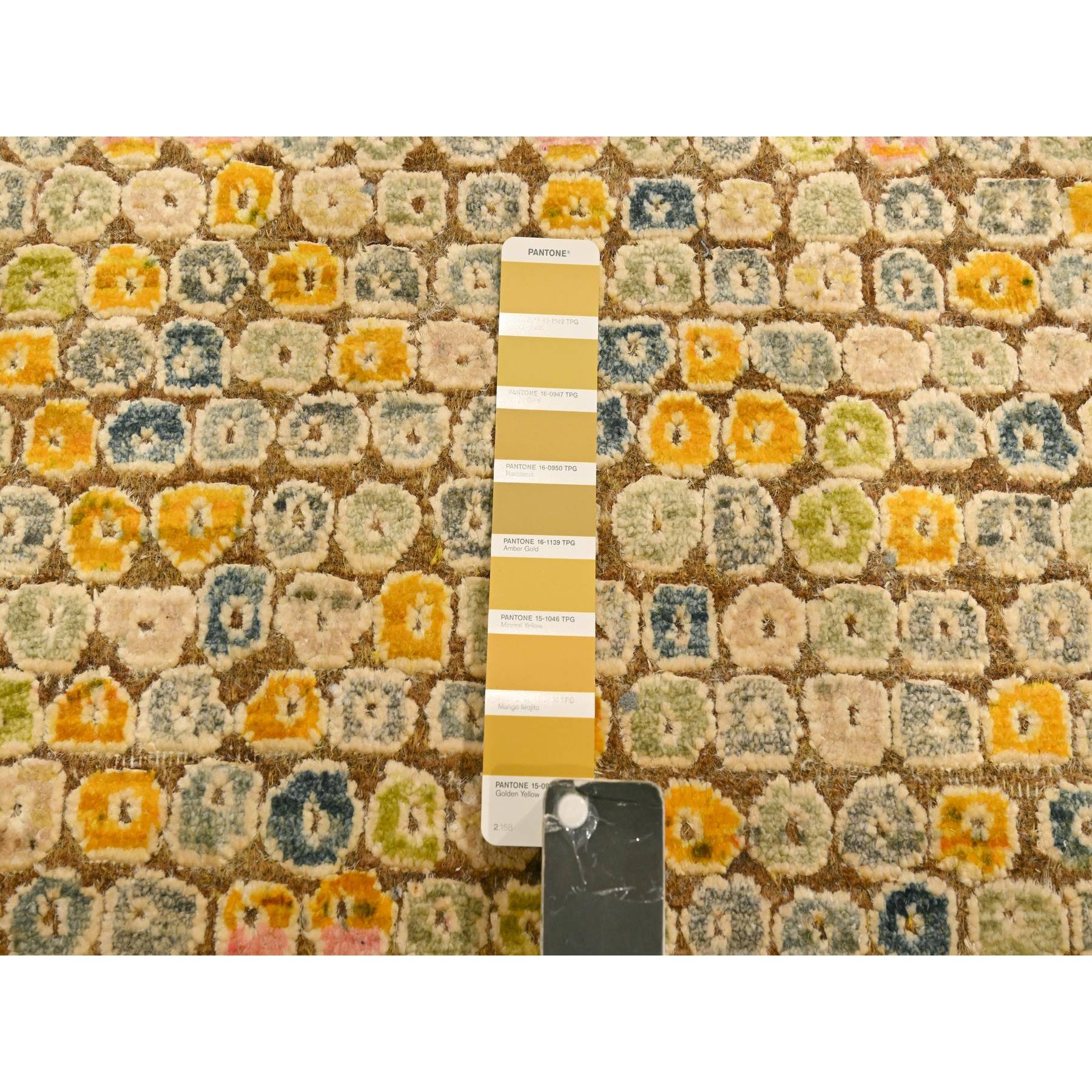 5'x7'7" Golden Yellow, THE BUTTONS, Sari Silk, Hand Knotted, Soft to the Touch, Oriental Rug Sh76202