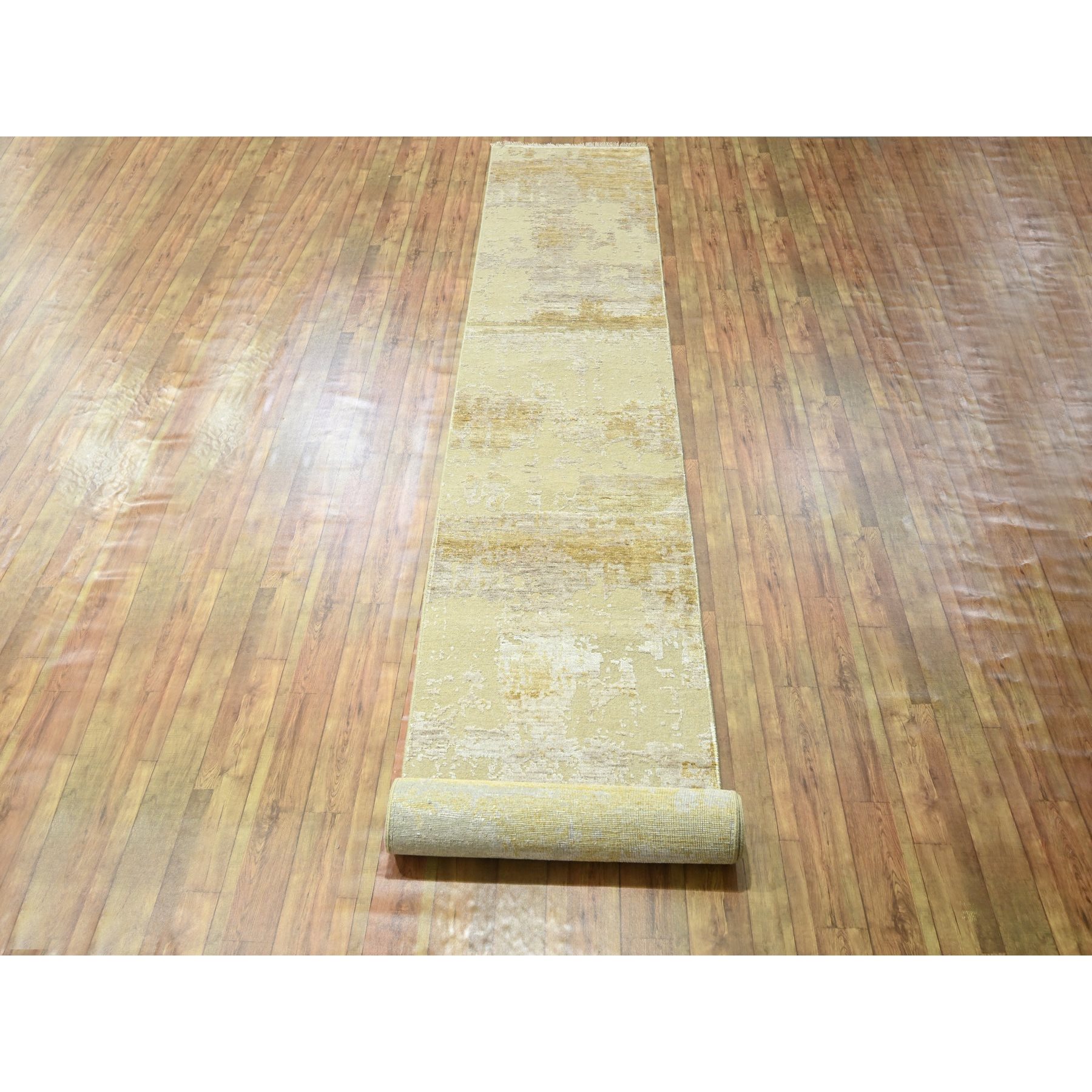 2'6"x19' Parchment White & Brown, Modern Abstract Design with Natural Colors, Wool and Silk, Hand Knotted, XL Runner, Oriental Rug Sh76352