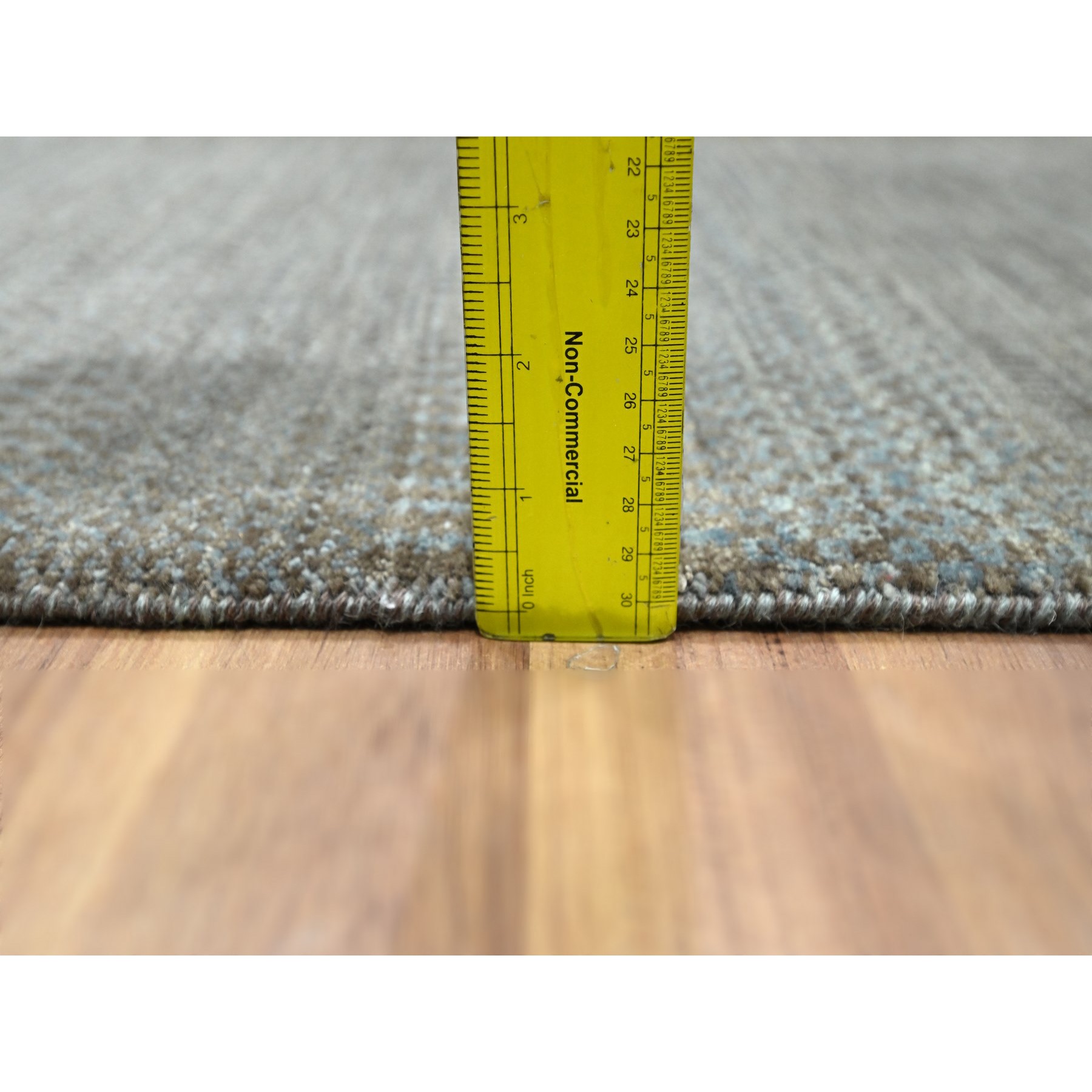2'x3' Cedar Brown, Modern Grass Design, Hand Knotted, Undyed Natural Wool, Lush and Plush, Tone on Tone, Sample, Mat, Oriental Rug Sh76441