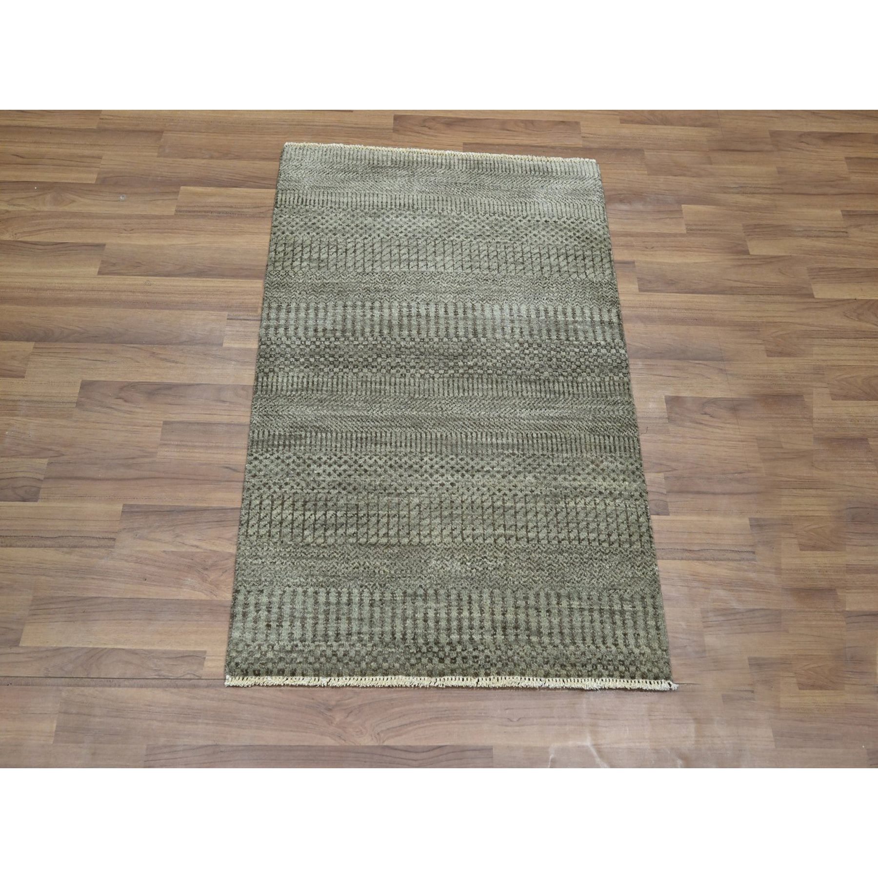 2'x3' Cedar Brown, Hand Knotted, Wool with touch of Silk, Tone on Tone, Lush and Plush, Sample, Modern Grass Design, Mat, Oriental Rug Sh76478