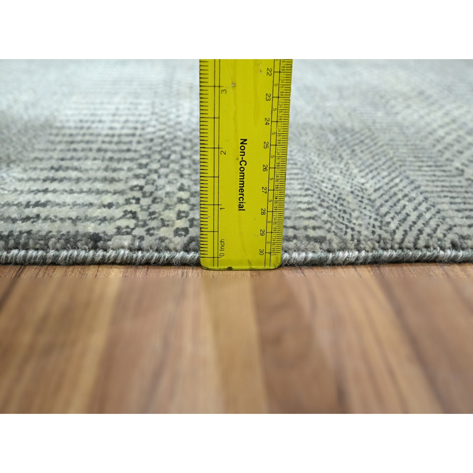 2'x3' Light Gray, Hand Knotted, Wool with touch of Silk, Tone on Tone, Lush and Plush, Sample, Modern Grass Design, Mat, Oriental Rug Sh76491