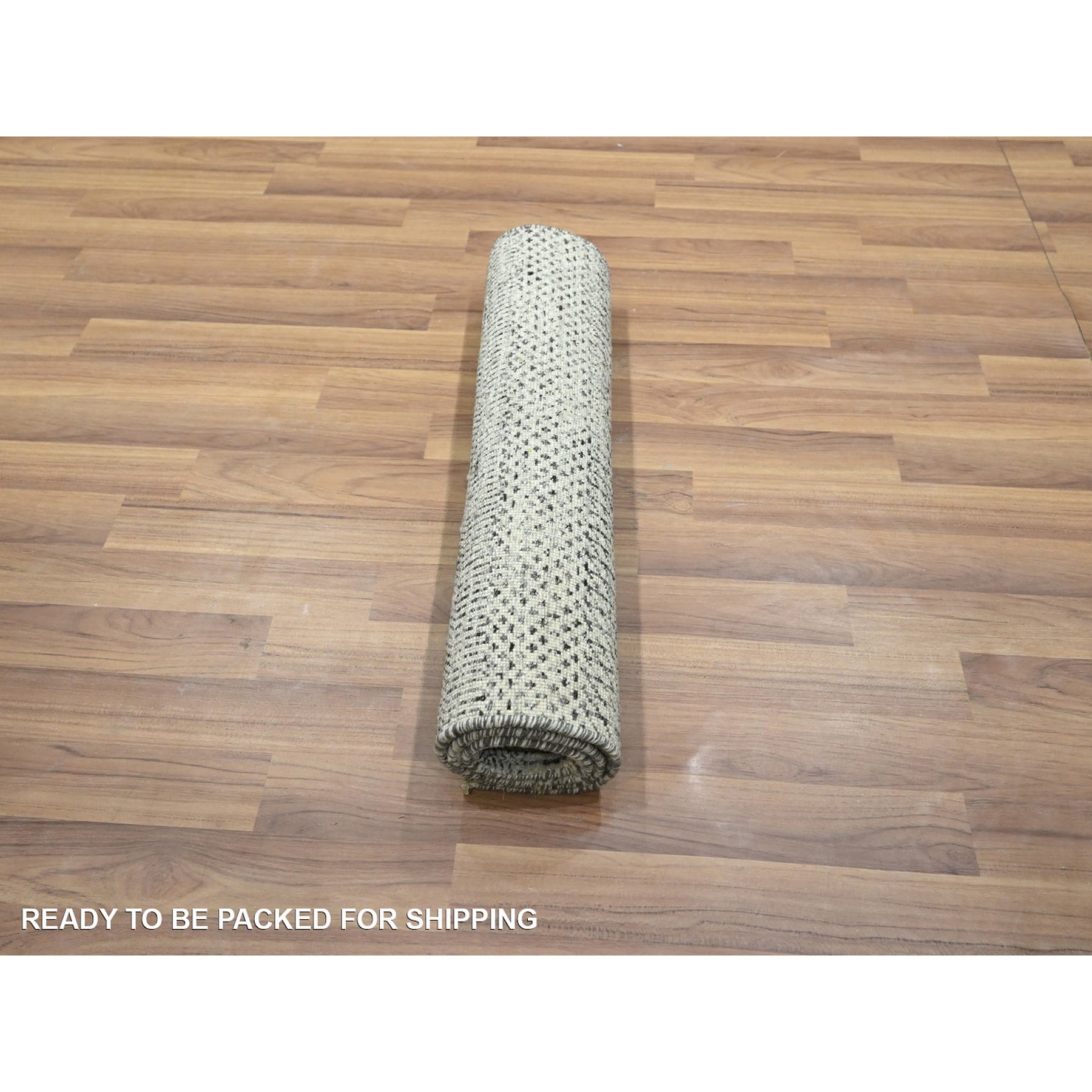 2'x3' Chiffon White, Lush and Plush, Hand Knotted, Wool with touch of Silk, Modern Grass Design, Tone on Tone, Mat, Oriental Rug Sh76499