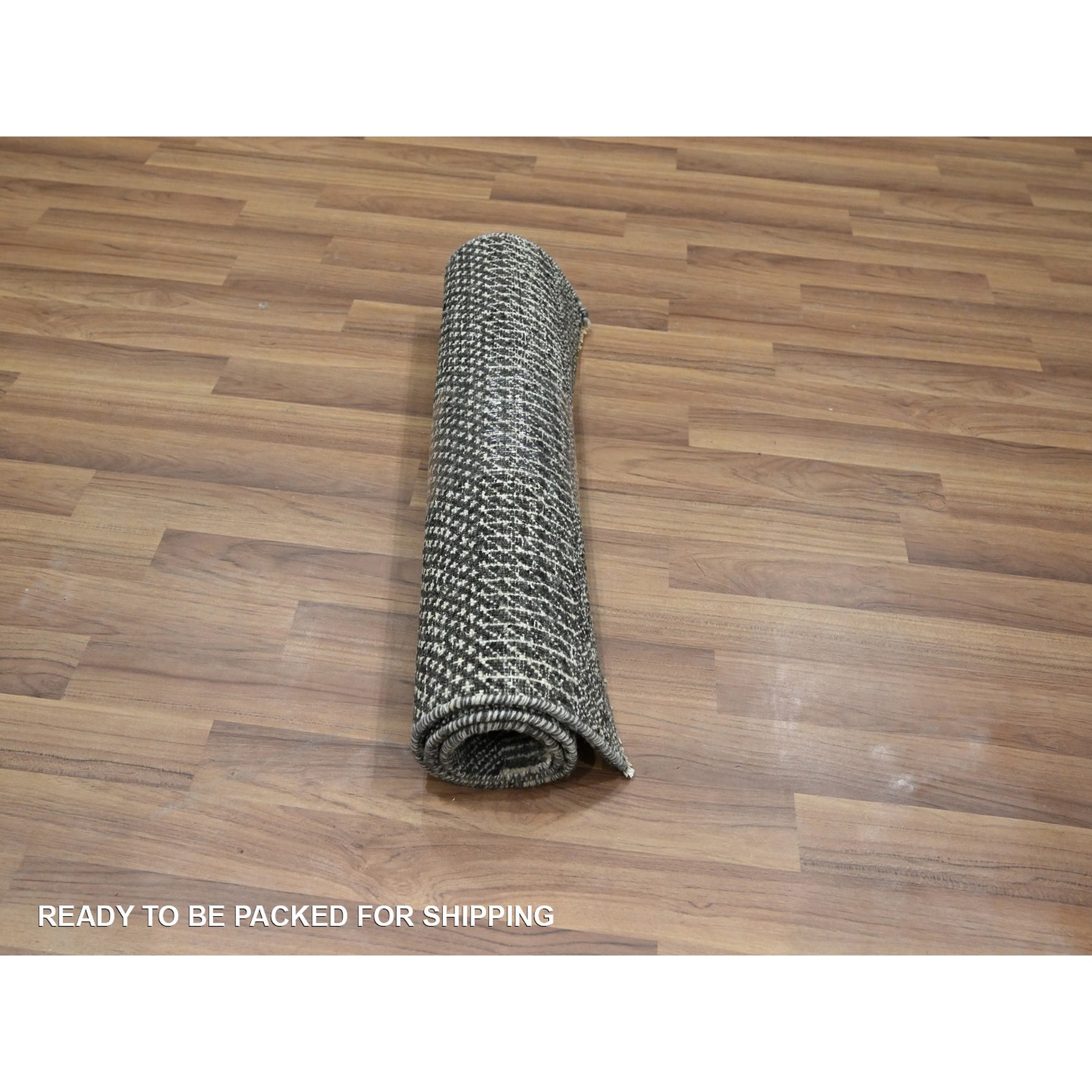 2'x3' Pebble Gray, Tone on Tone, Hand Knotted, Wool with touch of Silk, Lush and Plush, Sample, Modern Grass Design, Mat, Oriental Rug Sh76503