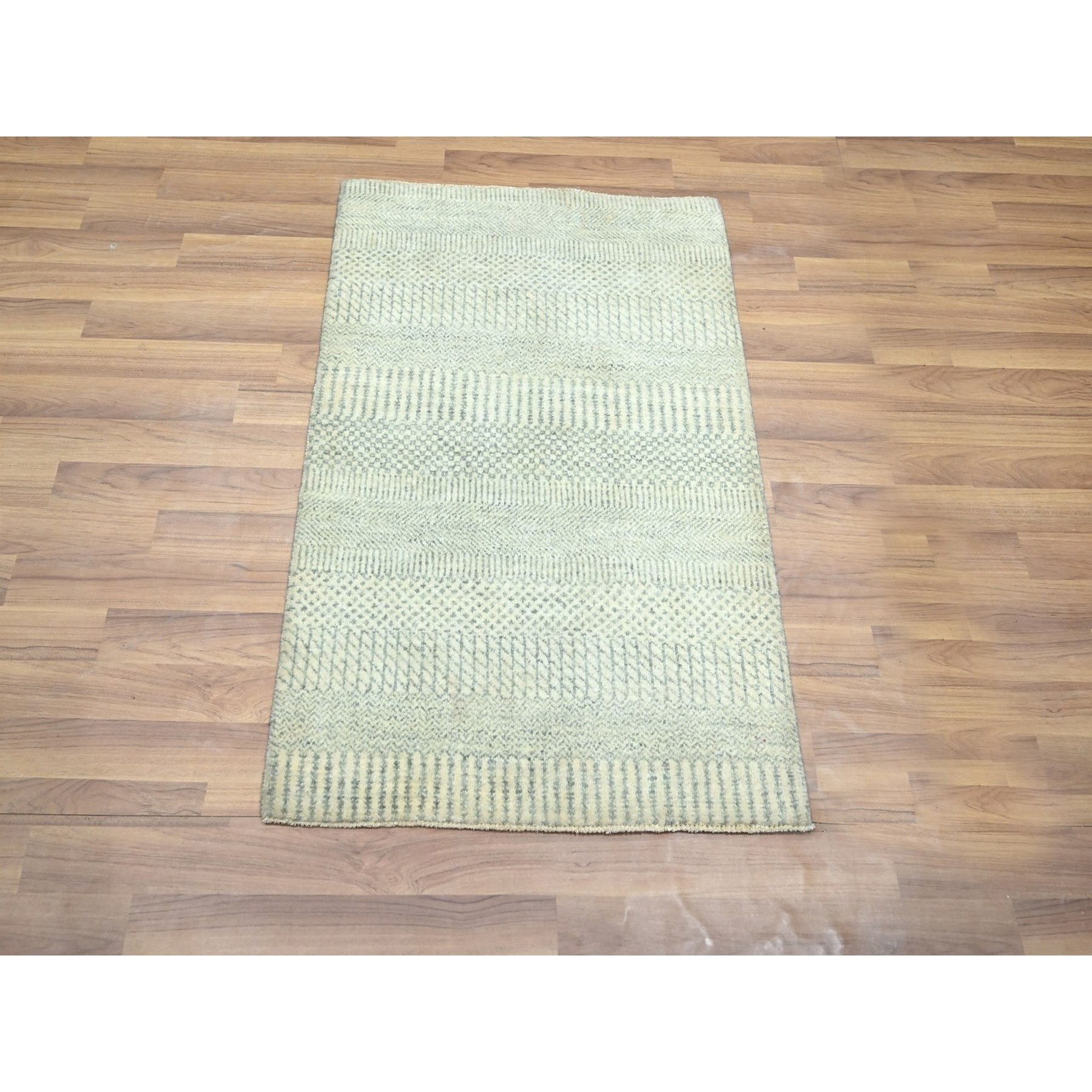 2'x3' Chiffon White, Lush and Plush, Hand Knotted, Modern Grass Design, Wool with touch of Silk, Tone on Tone, Sample, Mat, Oriental Rug Sh76524