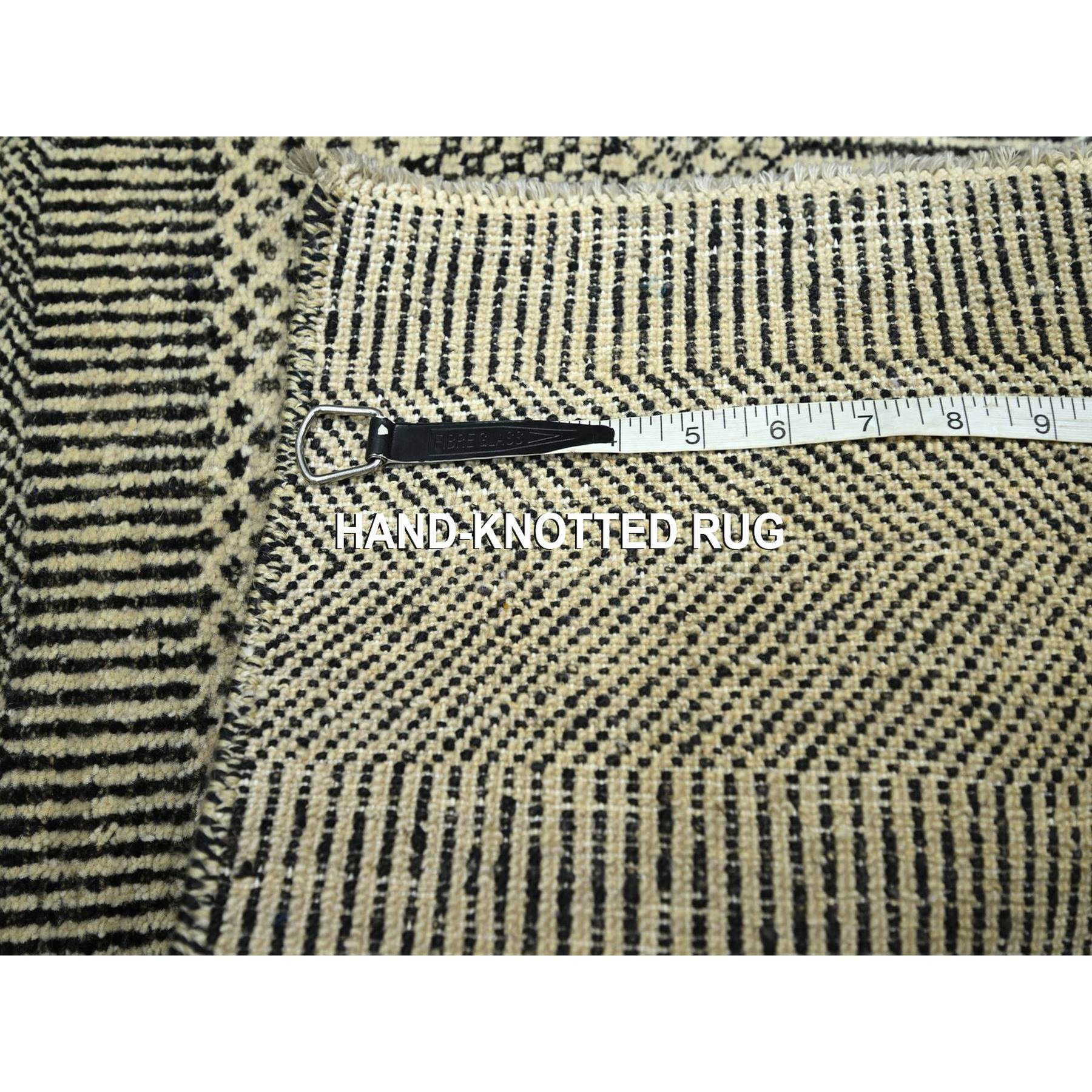 2'x3' Linen White, Wool with touch of Silk, Tone on Tone, Lush and Plush, Hand Knotted, Modern Grass Design, Sample, Mat, Oriental Rug Sh76525