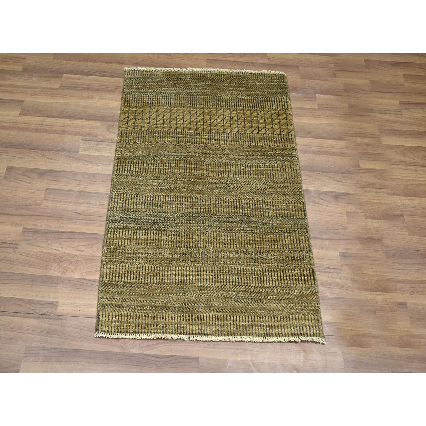 2'x3' Honey Brown, Lush and Plush, Wool with touch of Silk, Tone on Tone, Hand Knotted, Modern Grass Design, Sample, Mat, Oriental Rug Sh76536