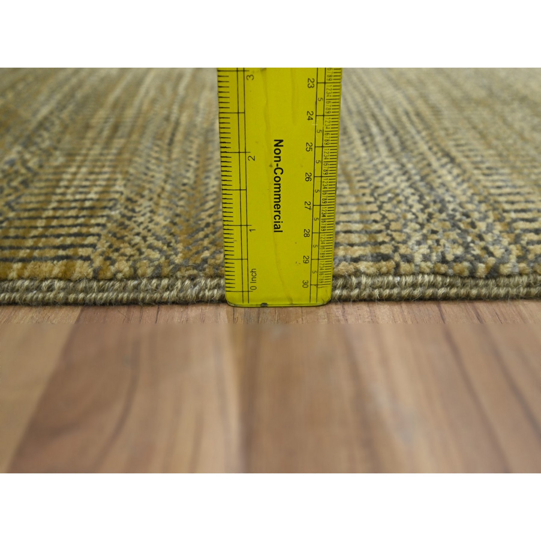 2'x3' Honey Brown, Lush and Plush, Wool with touch of Silk, Tone on Tone, Hand Knotted, Modern Grass Design, Sample, Mat, Oriental Rug Sh76536