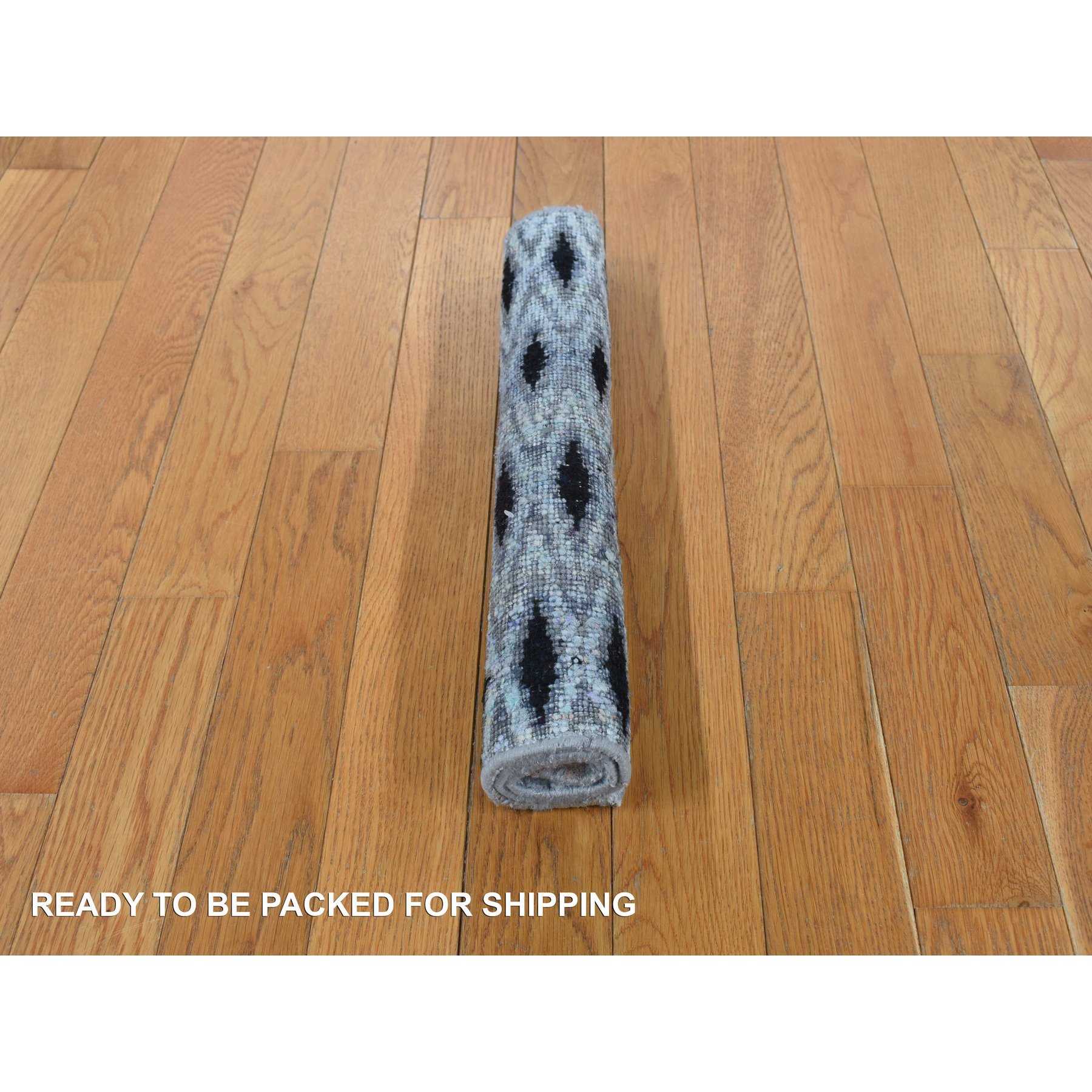 2'x2' Medium Gray, Square, Modern, Small Repetitive Intricate Design, Pure Silk with Textured Wool, Hand Knotted, Oriental Rug Sh78019